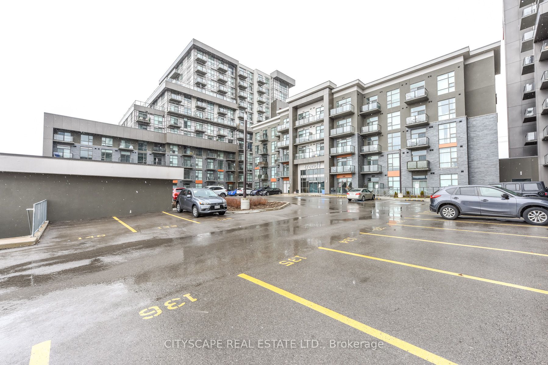 Photo 2 of Unit 323, 450 Dundas Street E, Hamilton, Waterdown — HOMEH