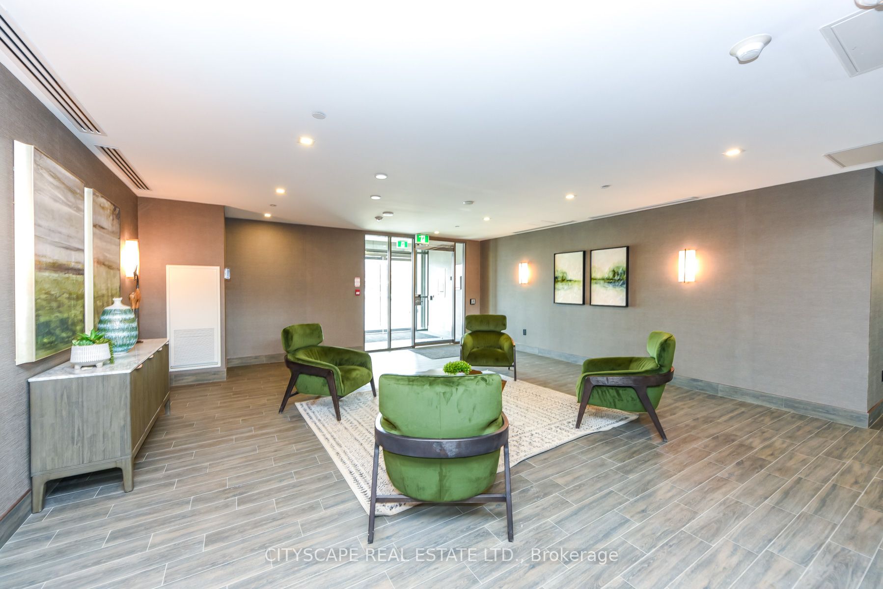 Photo 4 of Unit 323, 450 Dundas Street E, Hamilton, Waterdown — HOMEH