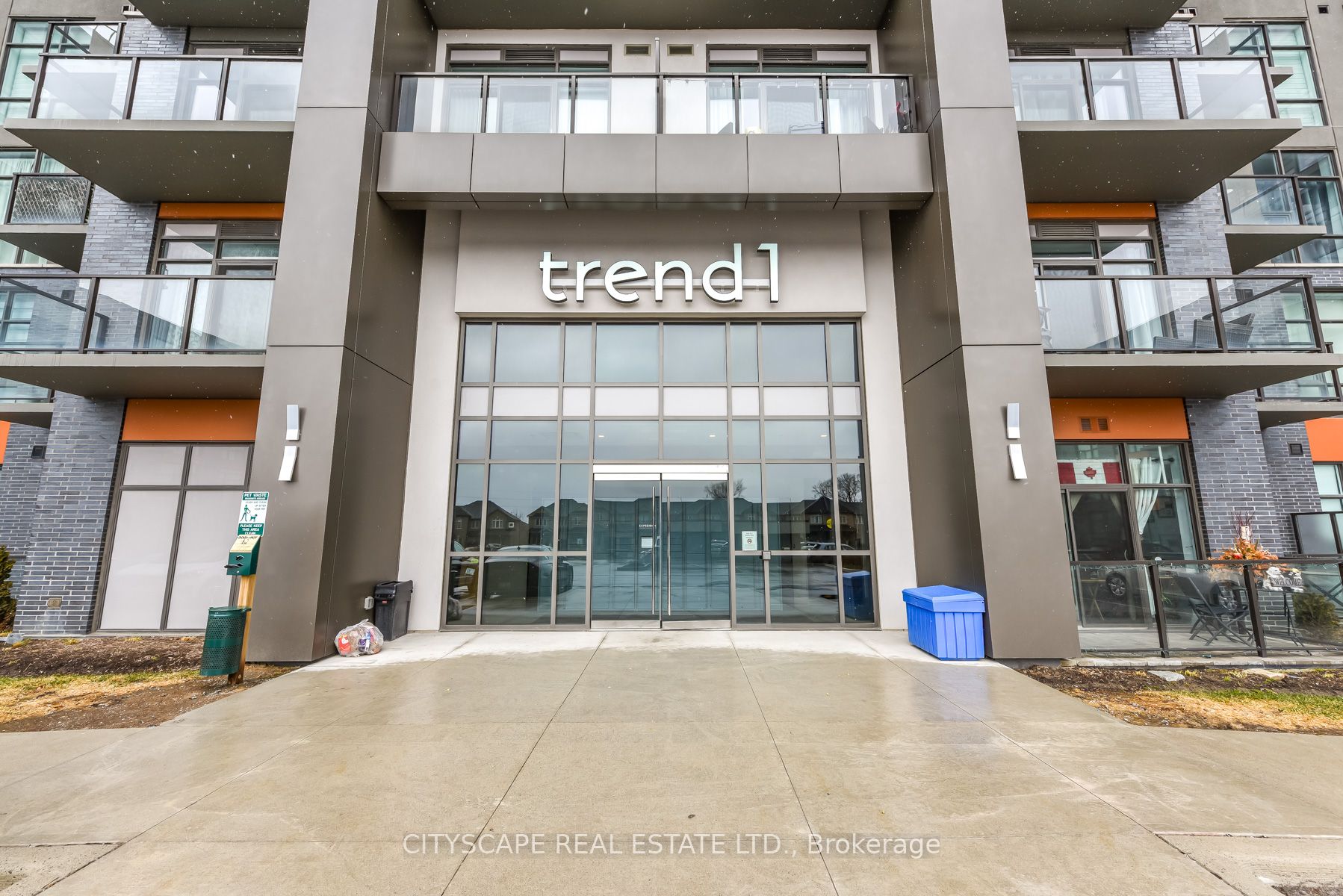 Photo 3 of Unit 323, 450 Dundas Street E, Hamilton, Waterdown — HOMEH