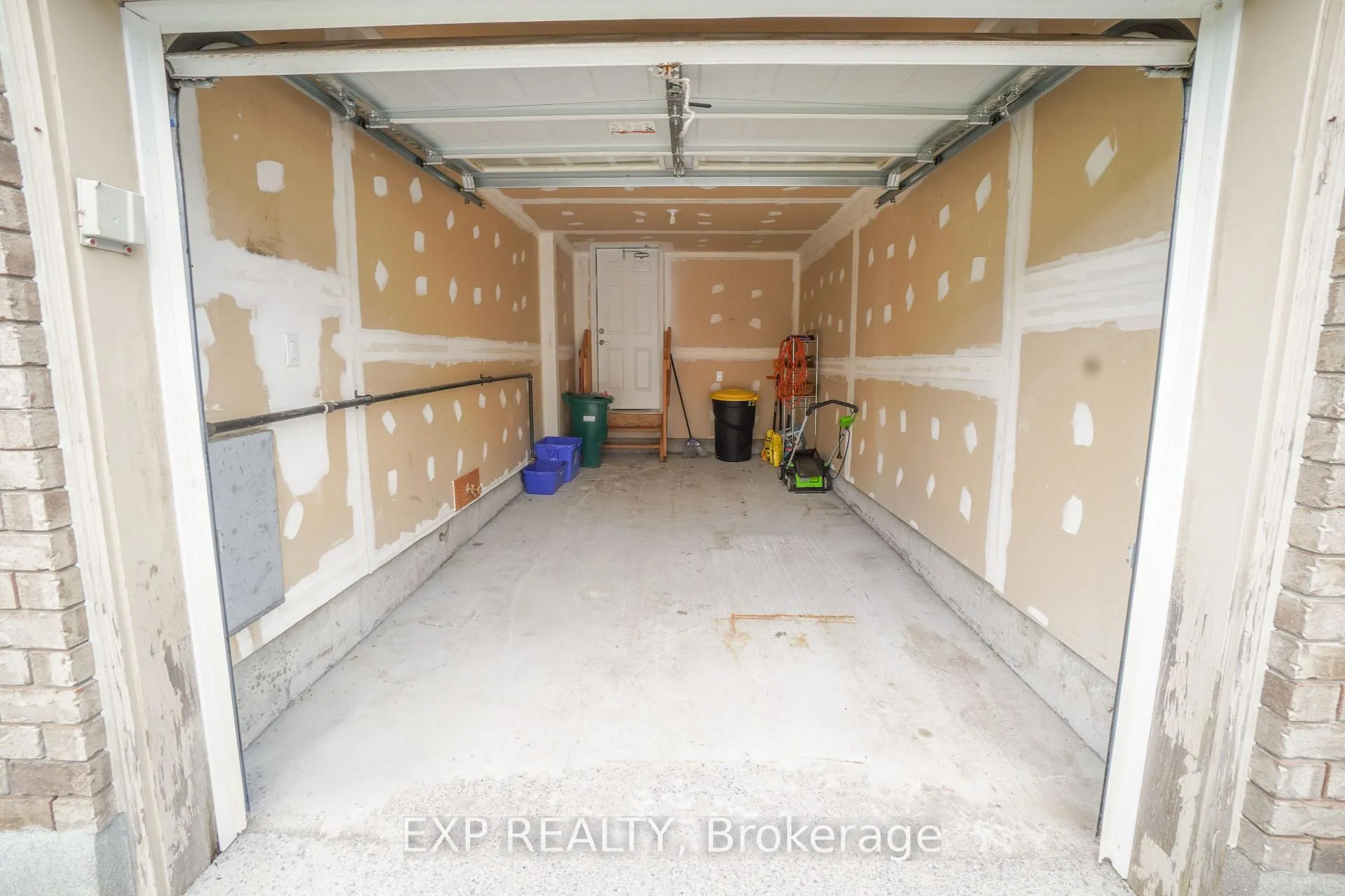 Photo 23 of 229 Cayman Road, Ottawa, Stittsville (North) — HOMEH