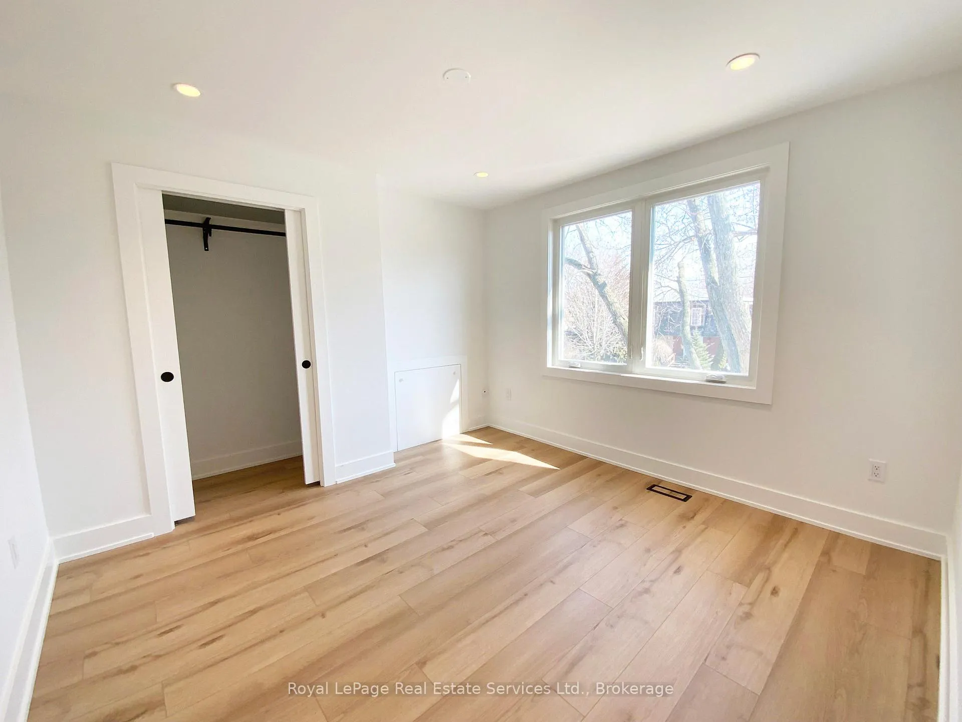 Photo 13 of Unit Main & Second Floor, 94 West 32nd Street, Hamilton, Westcliffe — HOMEH