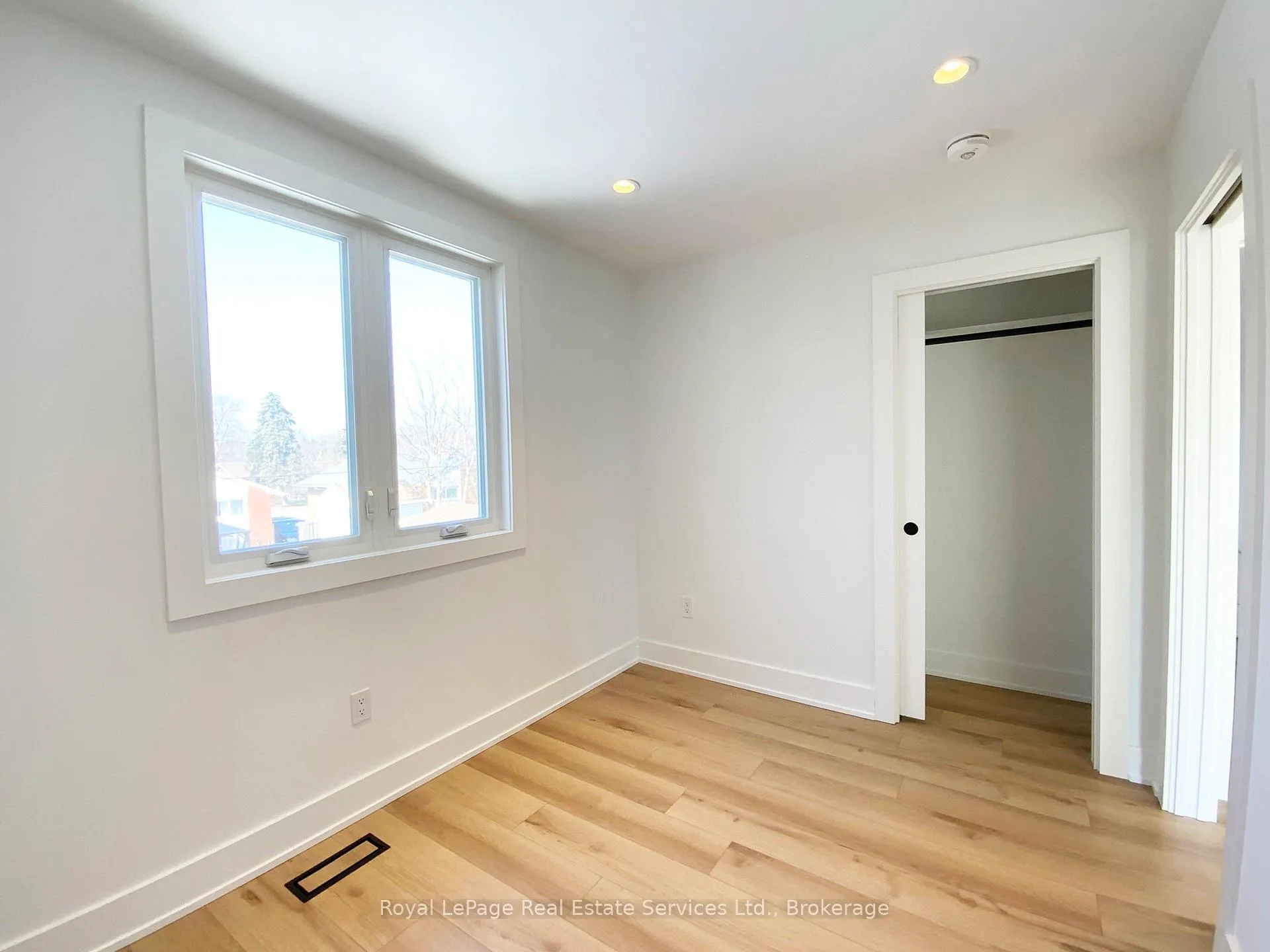 Photo 14 of Unit Main & Second Floor, 94 West 32nd Street, Hamilton, Westcliffe — HOMEH