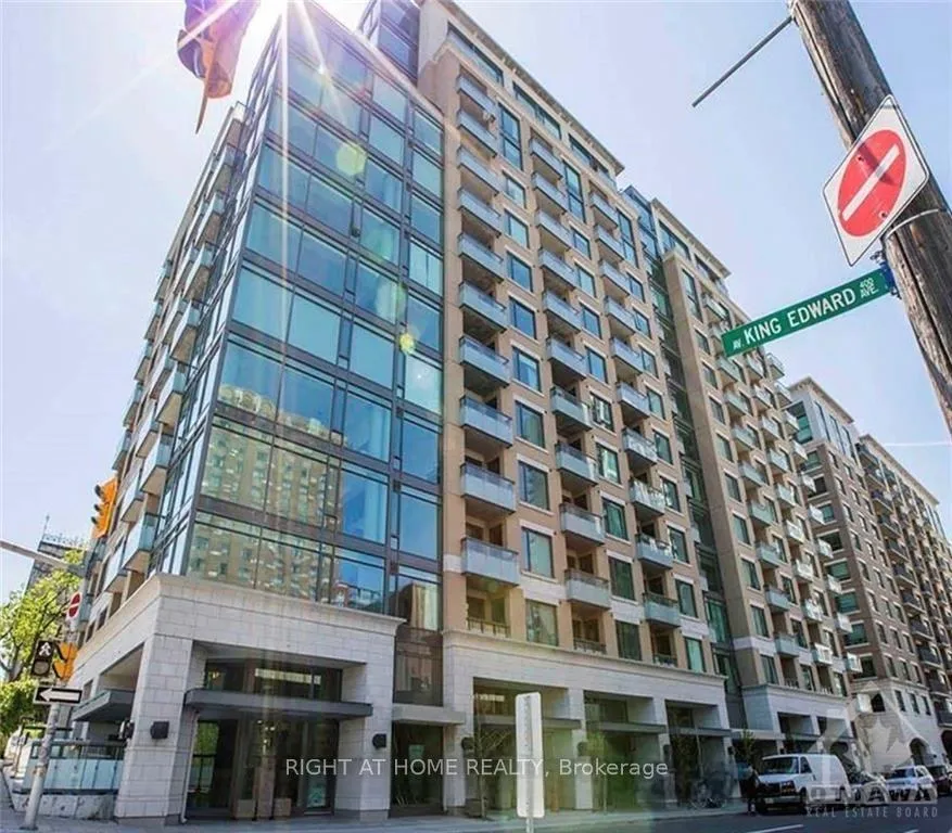 Front of Unit 1210, 238 Besserer Street