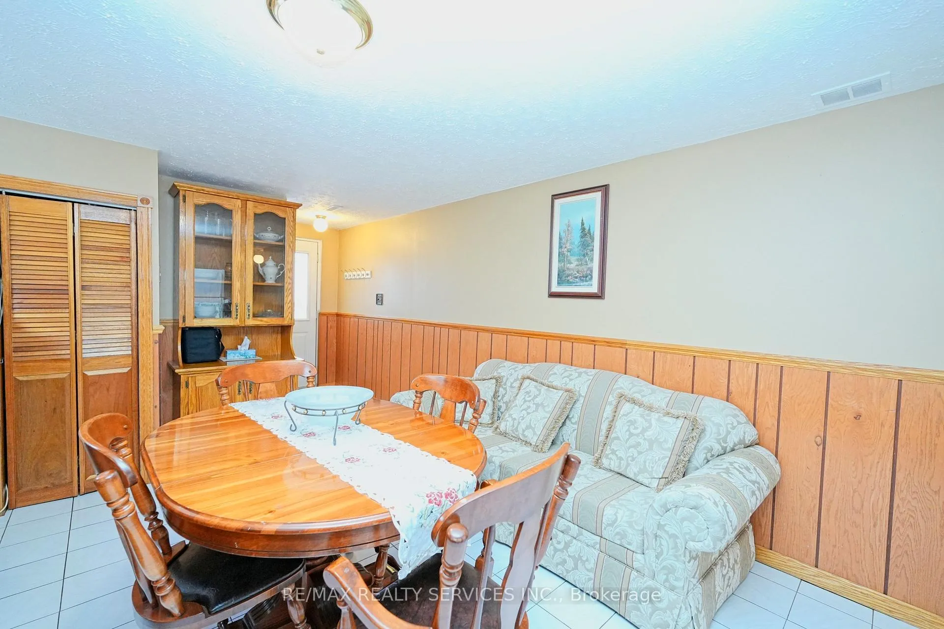 Photo 34 of 8 Cheryl Court, Brampton, Brampton North — HOMEH