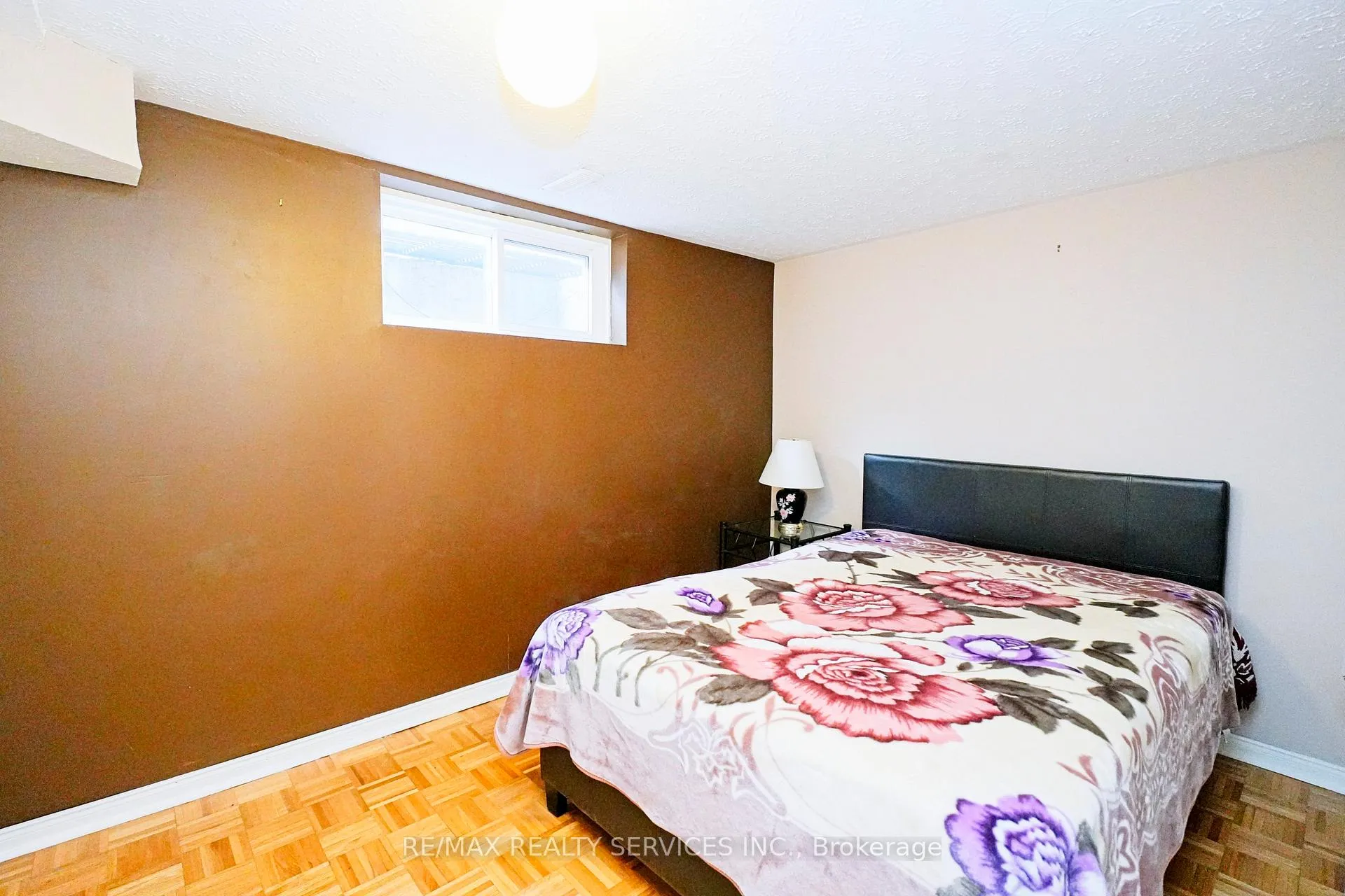 Photo 37 of 8 Cheryl Court, Brampton, Brampton North — HOMEH