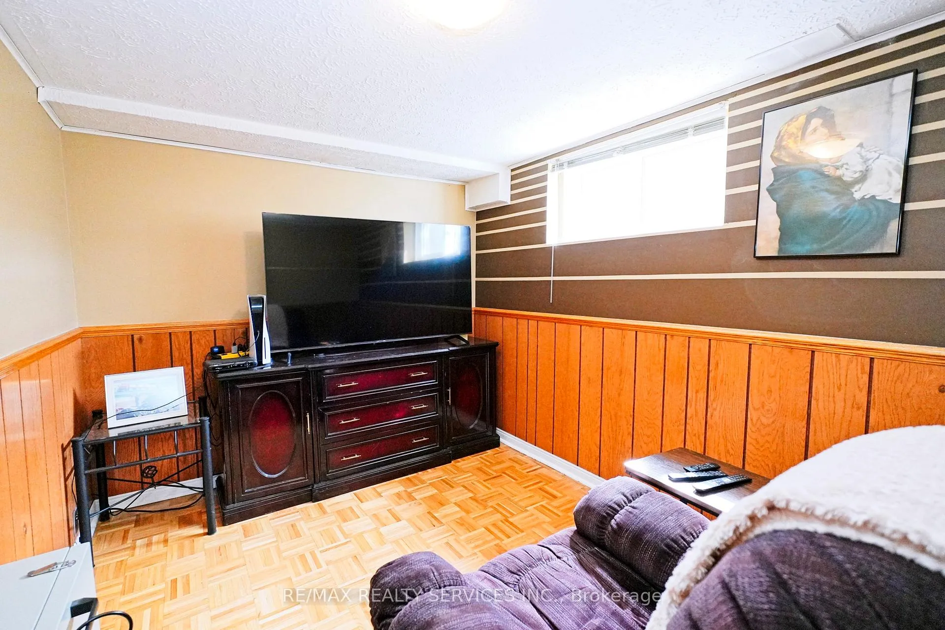 Photo 39 of 8 Cheryl Court, Brampton, Brampton North — HOMEH