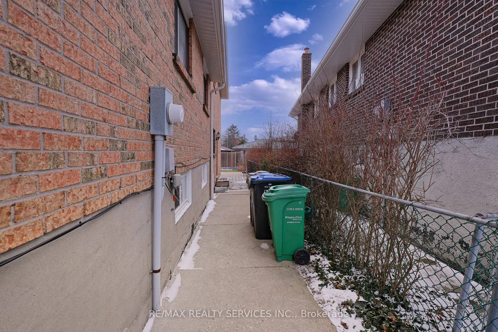 Photo 43 of 8 Cheryl Court, Brampton, Brampton North — HOMEH