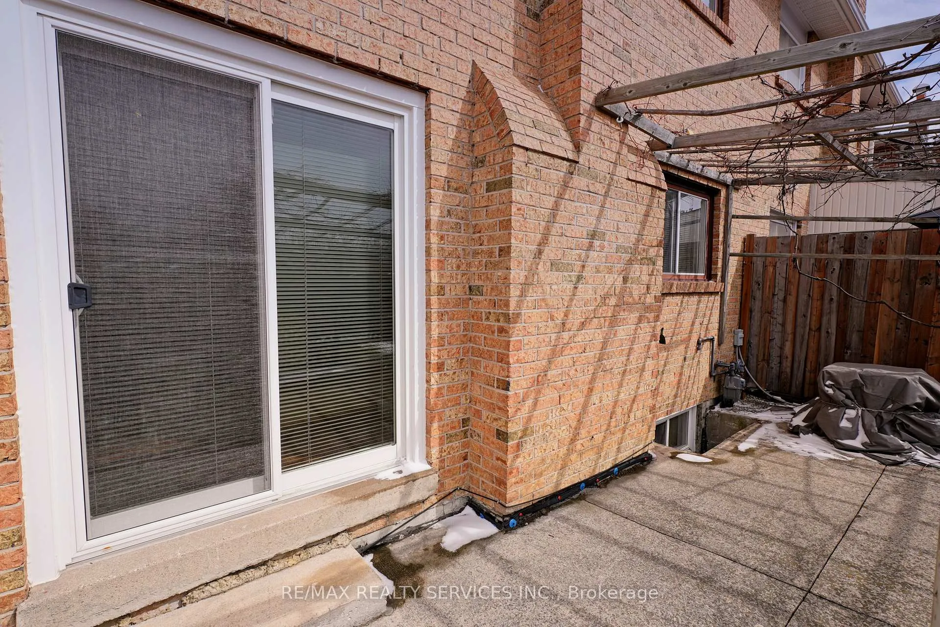 Photo 45 of 8 Cheryl Court, Brampton, Brampton North — HOMEH
