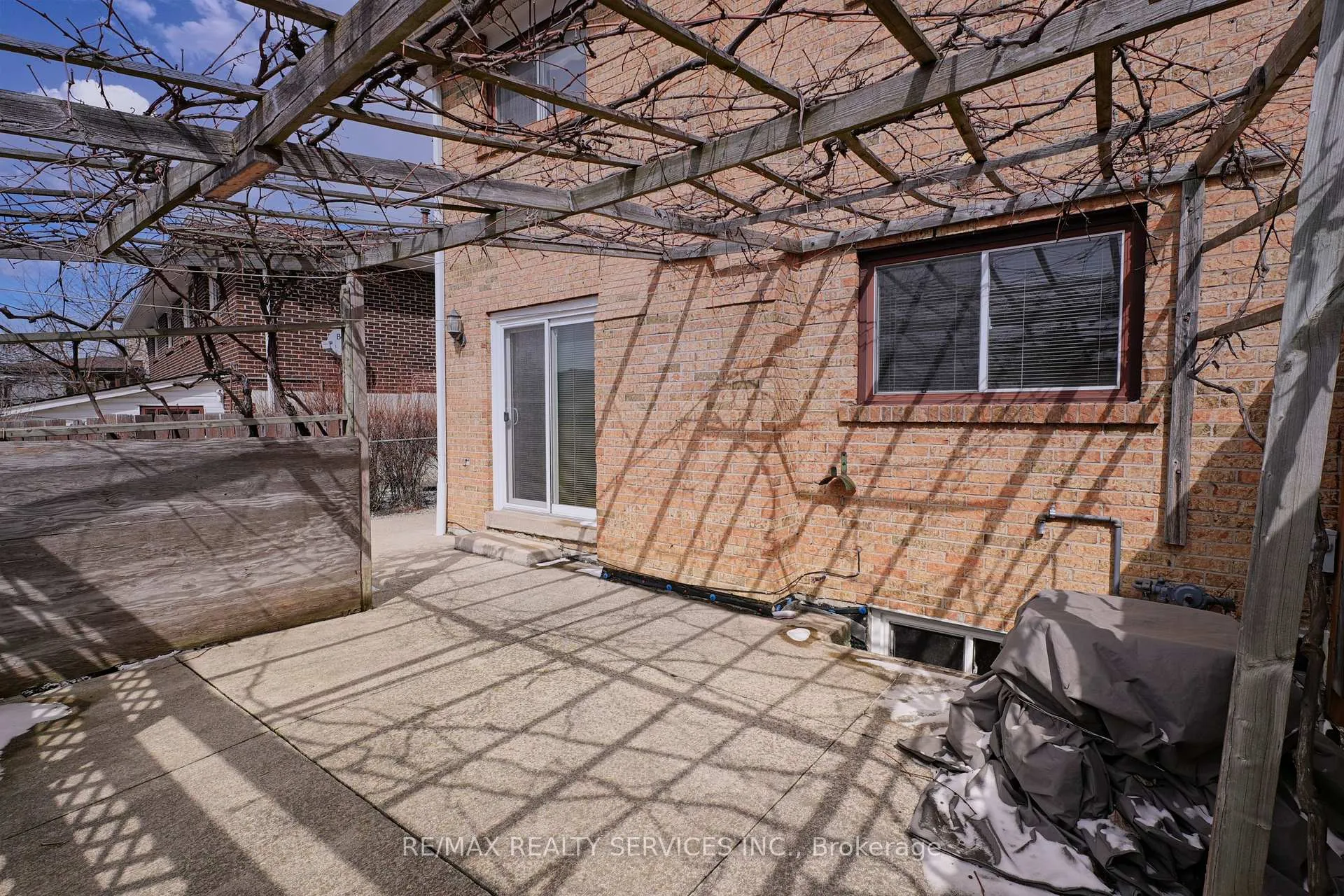 Photo 46 of 8 Cheryl Court, Brampton, Brampton North — HOMEH