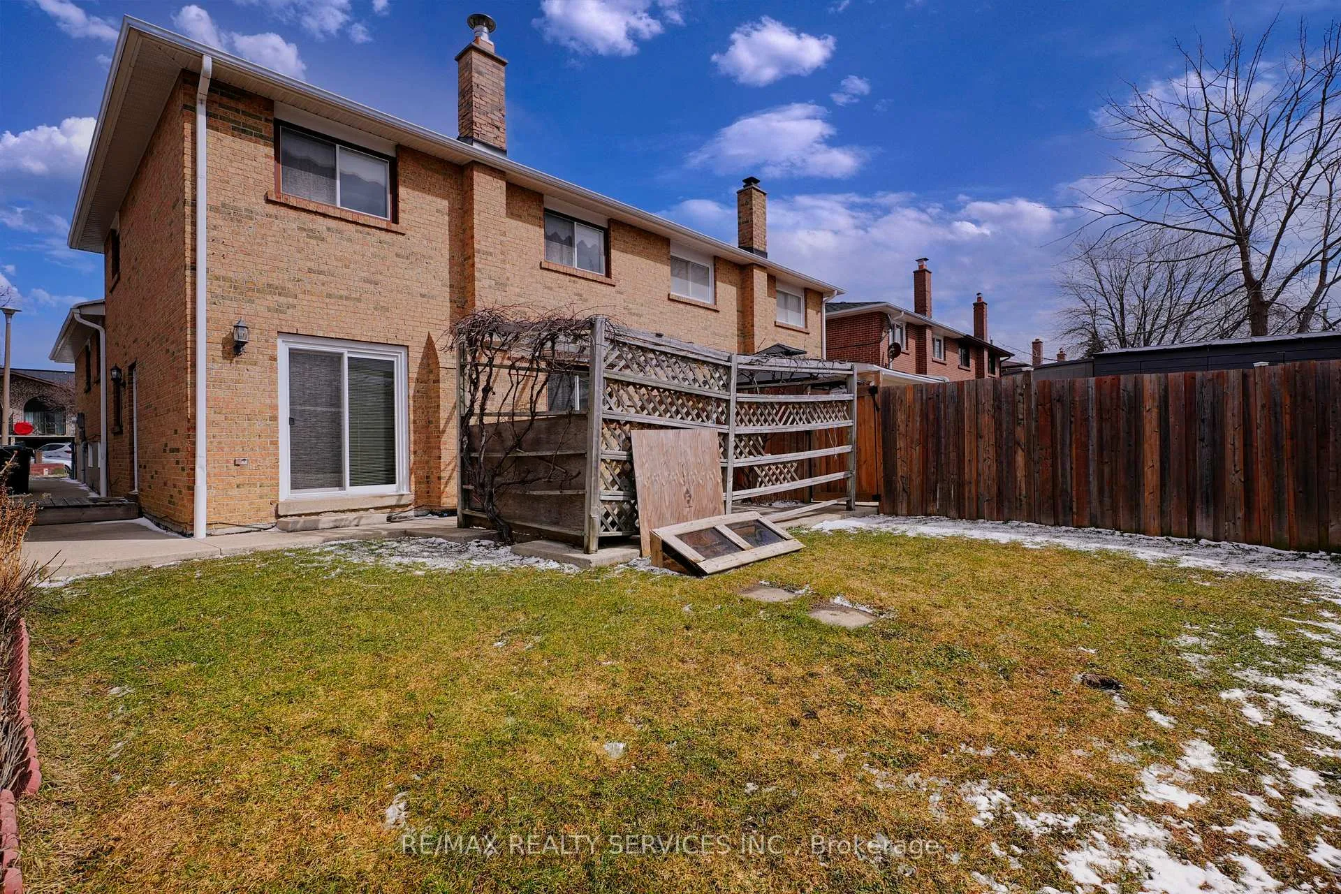 Photo 48 of 8 Cheryl Court, Brampton, Brampton North — HOMEH