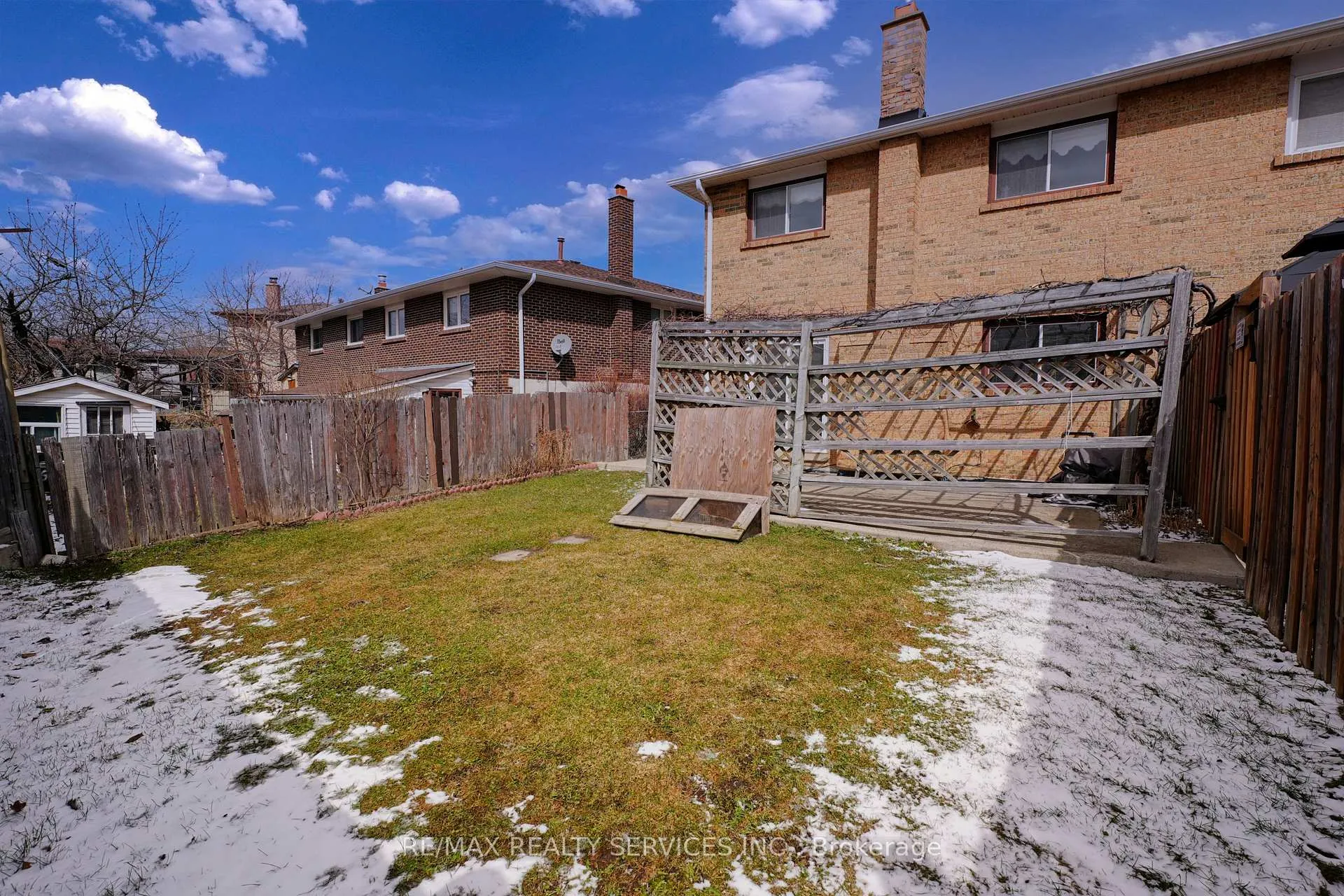 Photo 49 of 8 Cheryl Court, Brampton, Brampton North — HOMEH