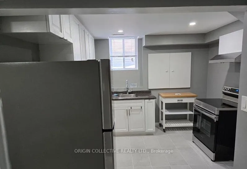 Photo 2 of 5 Hearthstone Cres, Clarington, Clarington, Courtice — HOMEH