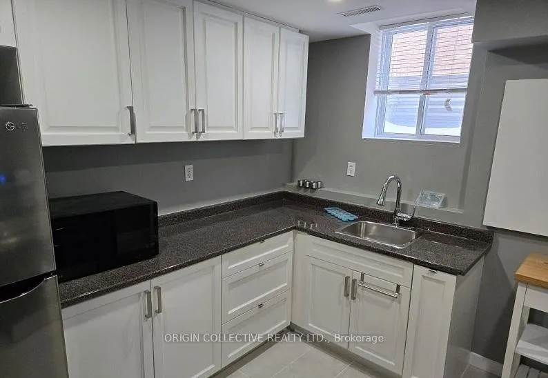 Photo 3 of 5 Hearthstone Cres, Clarington, Clarington, Courtice — HOMEH