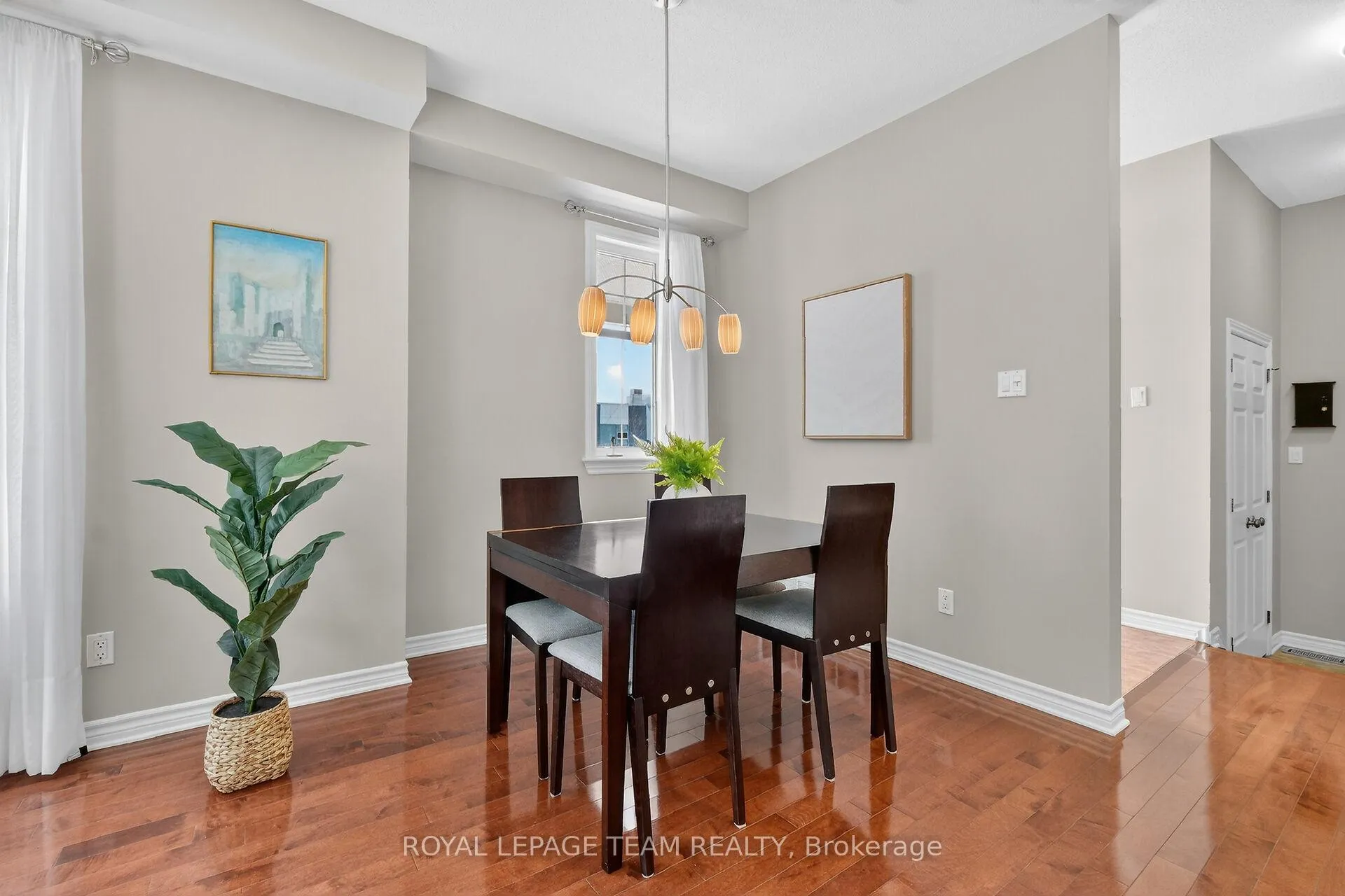 Photo 6 of 100 Shepody Circle, Ottawa, Blossom Park/Kemp Park/Findlay Creek — HOMEH