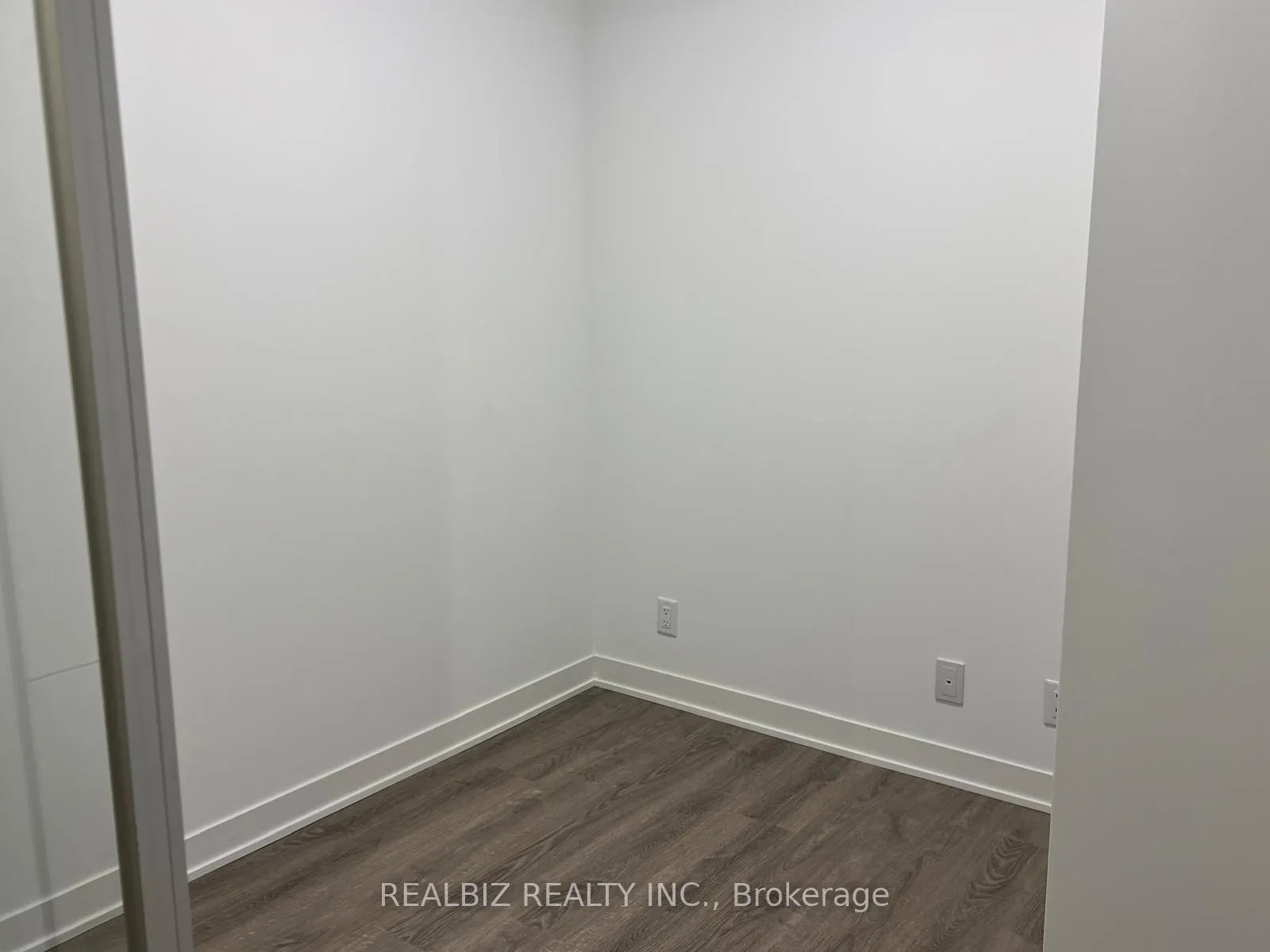 Photo 4 of Unit 1010, 180 Front Street E, Toronto, Moss Park — HOMEH