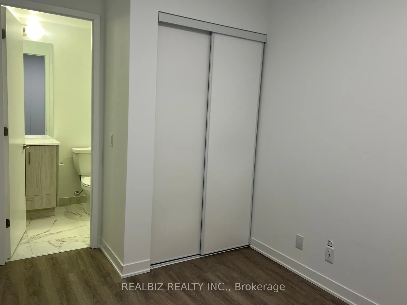 Photo 7 of Unit 1010, 180 Front Street E, Toronto, Moss Park — HOMEH
