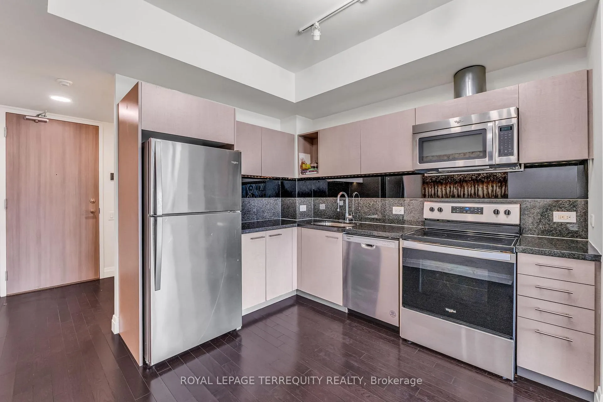 Photo 5 of Unit 2401, 390 Cherry Street, Toronto, Waterfront Communities — HOMEH