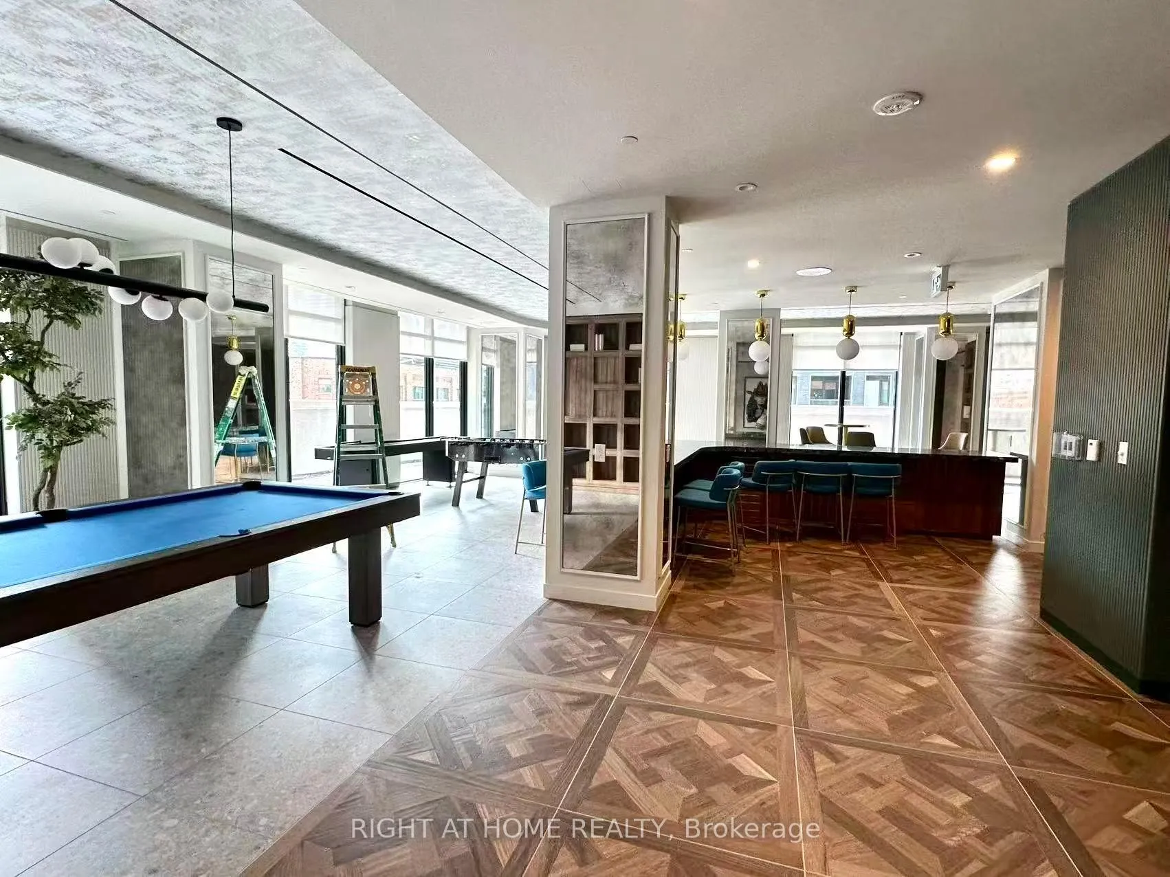 Photo 3 of Unit 3702, 180 Front Street E, Toronto, Moss Park — HOMEH