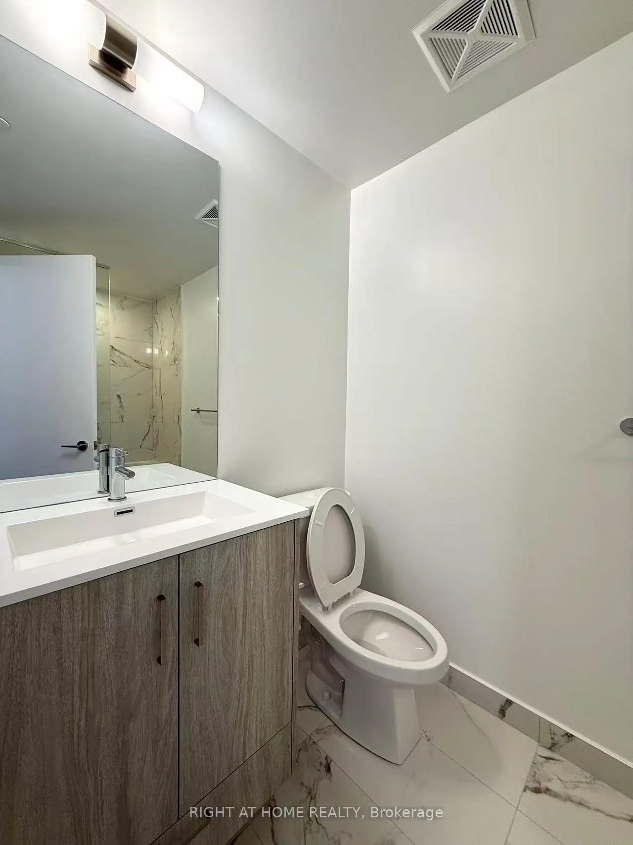 Photo 10 of Unit 3702, 180 Front Street E, Toronto, Moss Park — HOMEH
