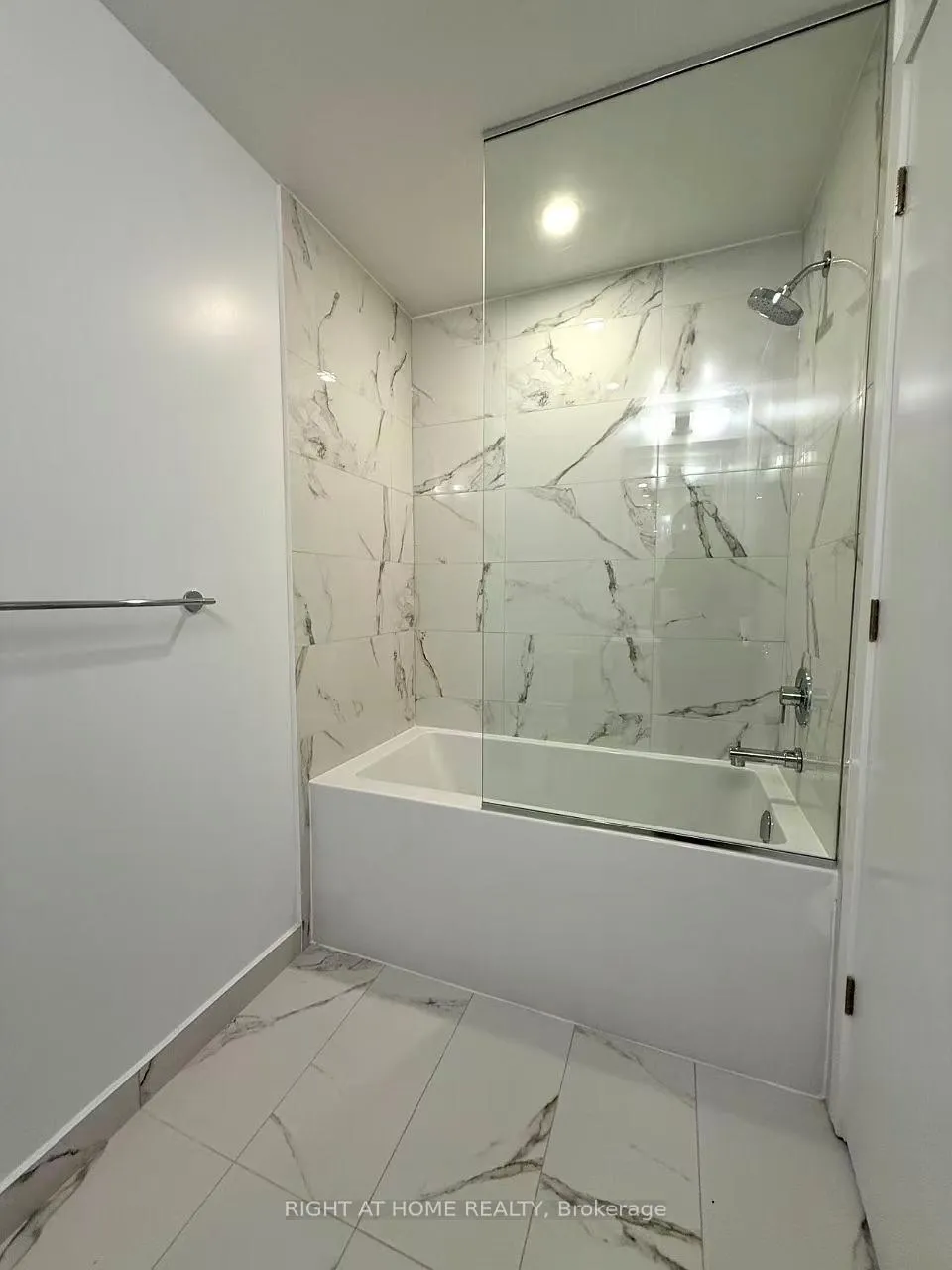 Photo 11 of Unit 3702, 180 Front Street E, Toronto, Moss Park — HOMEH