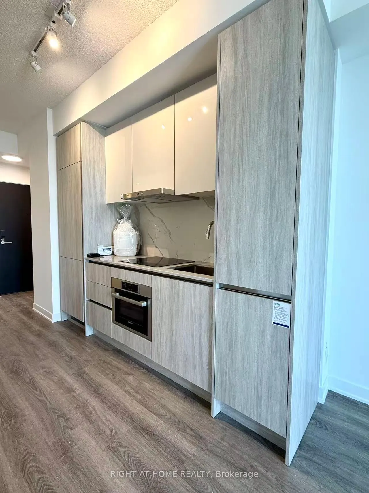 Photo 12 of Unit 3702, 180 Front Street E, Toronto, Moss Park — HOMEH