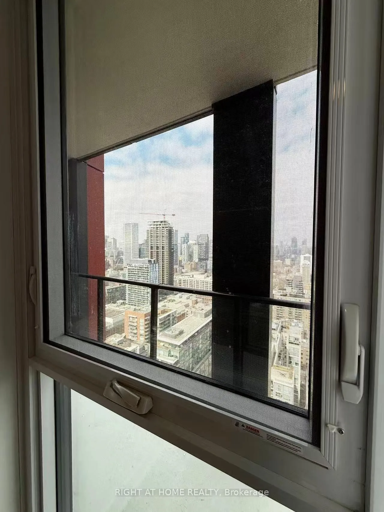 Photo 18 of Unit 3702, 180 Front Street E, Toronto, Moss Park — HOMEH