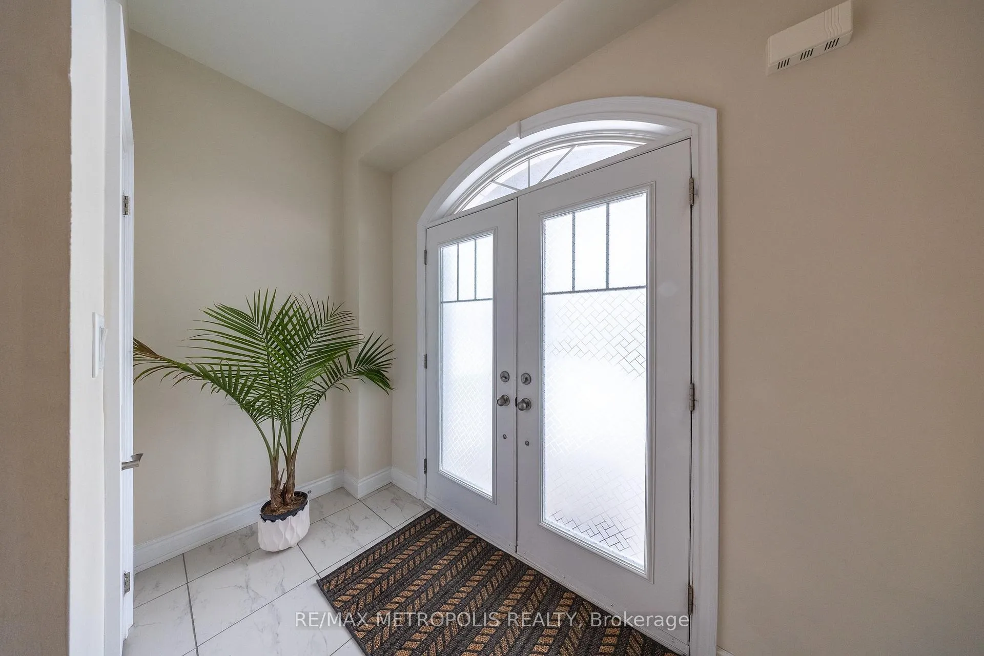 Photo 2 of 91 Kennedy Boulevard, New Tecumseth, Rural New Tecumseth — HOMEH