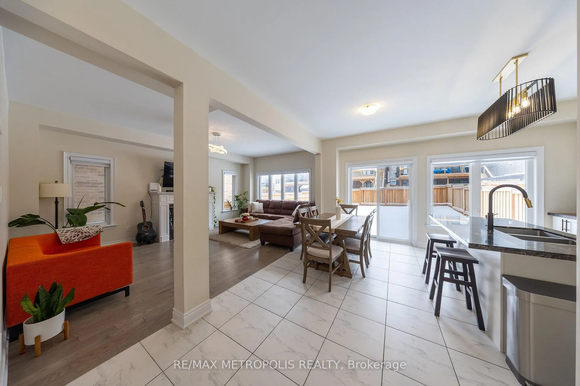 Photo 4 of 91 Kennedy Boulevard, New Tecumseth, Rural New Tecumseth — HOMEH