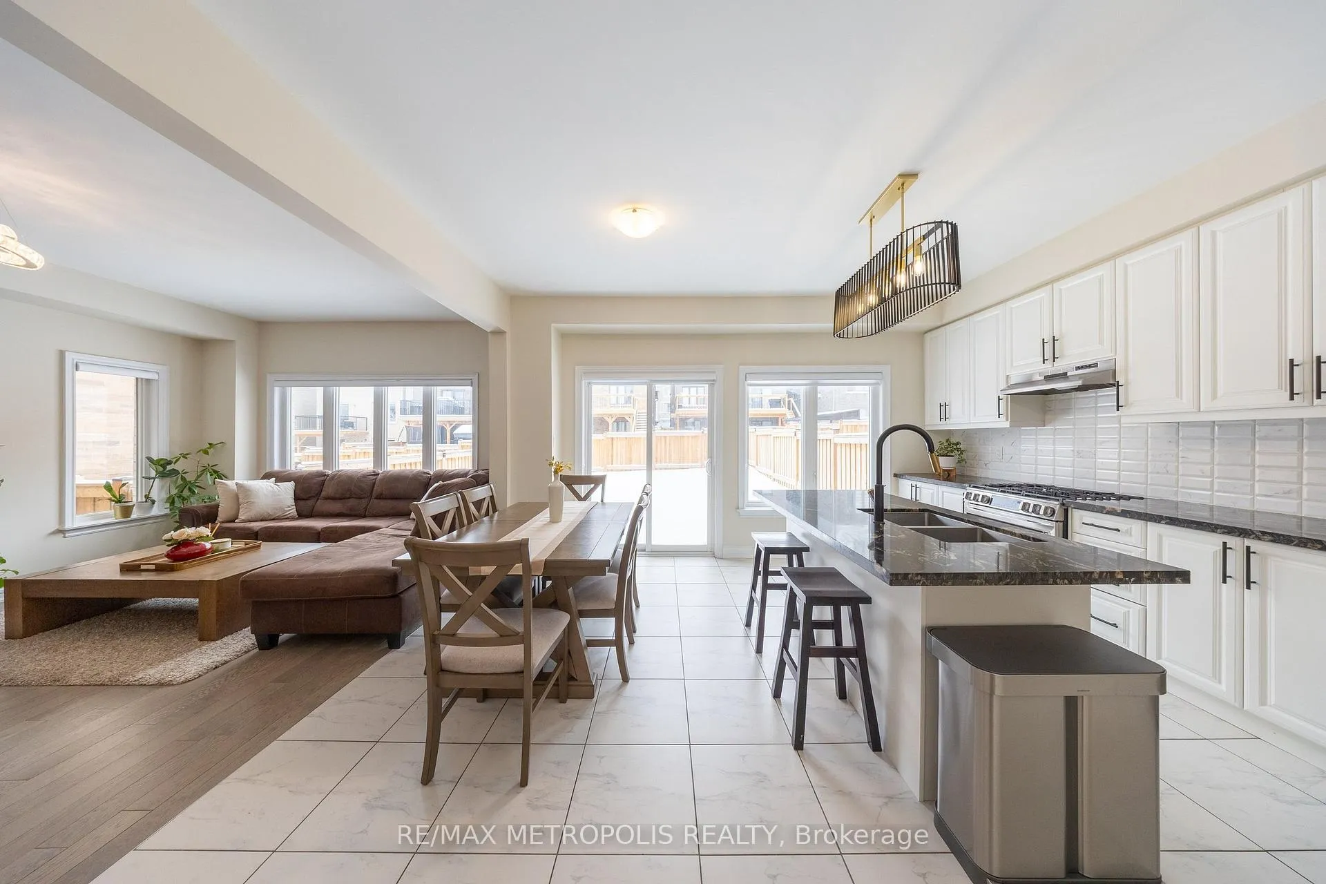 Photo 5 of 91 Kennedy Boulevard, New Tecumseth, Rural New Tecumseth — HOMEH