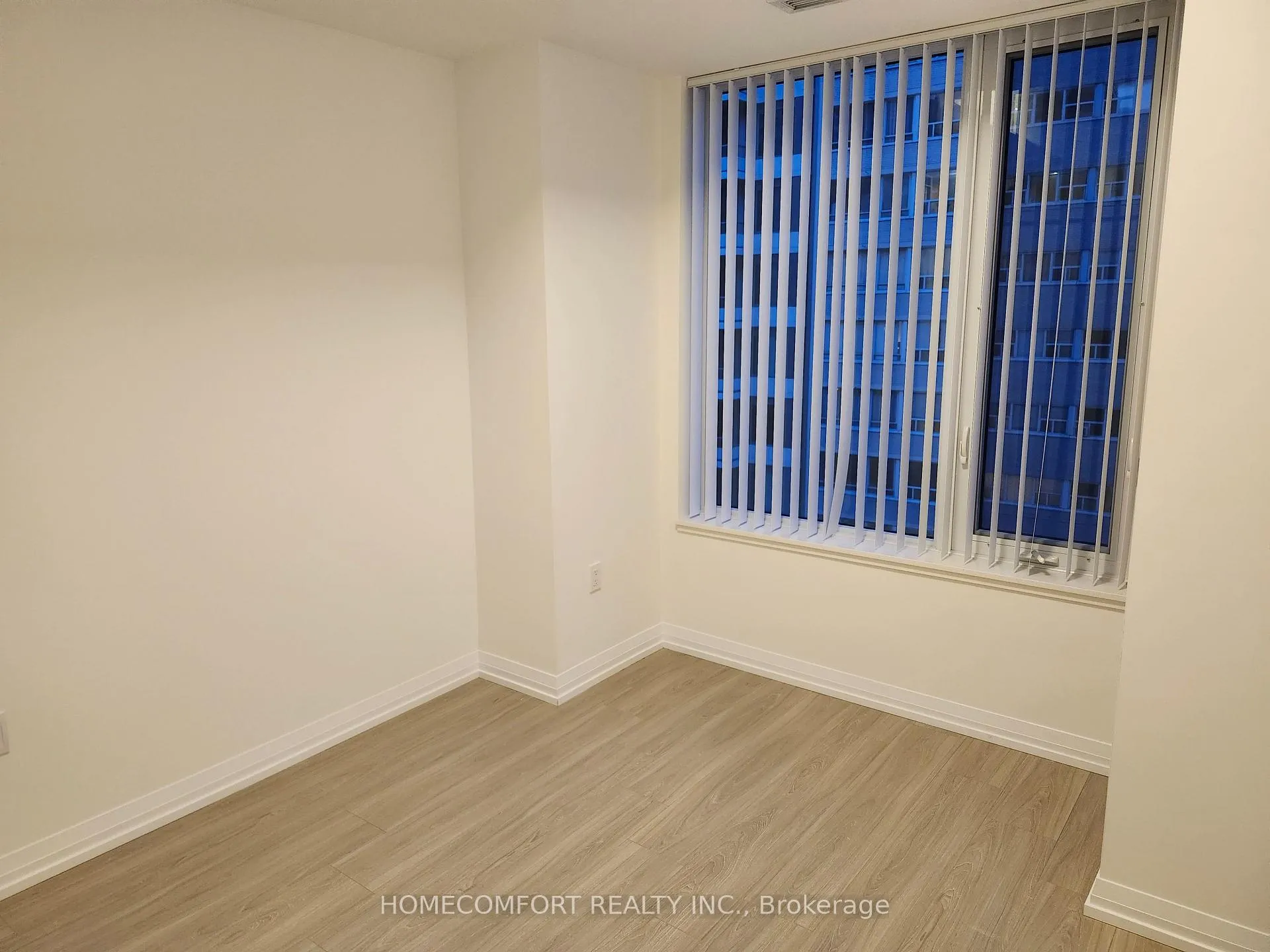 Photo 5 of Unit 1003, 25 Holly Street, Toronto, Mount Pleasant West — HOMEH