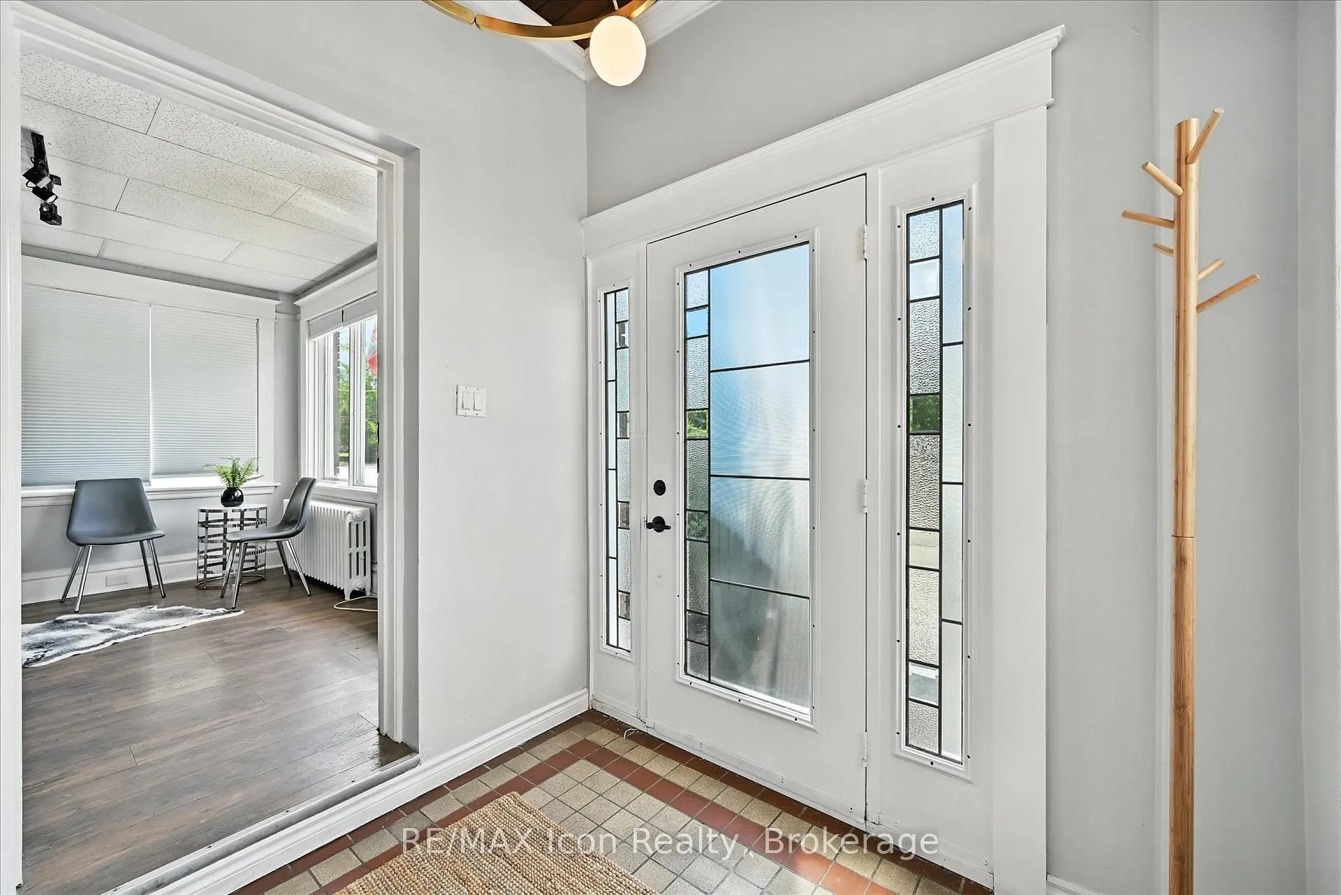 Photo 3 of 1047 Main Street E, Hamilton, Crown Point — HOMEH
