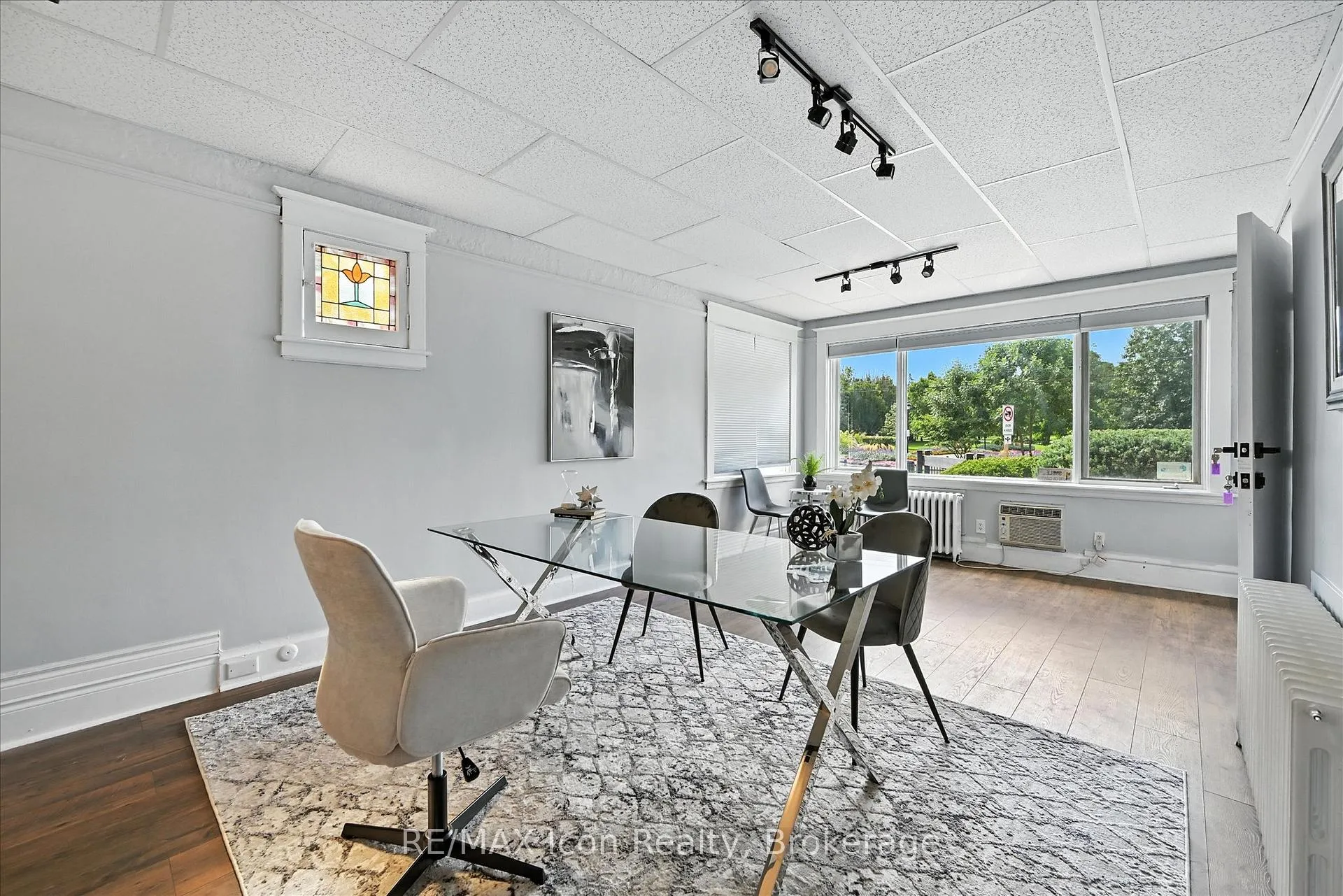 Photo 6 of 1047 Main Street E, Hamilton, Crown Point — HOMEH