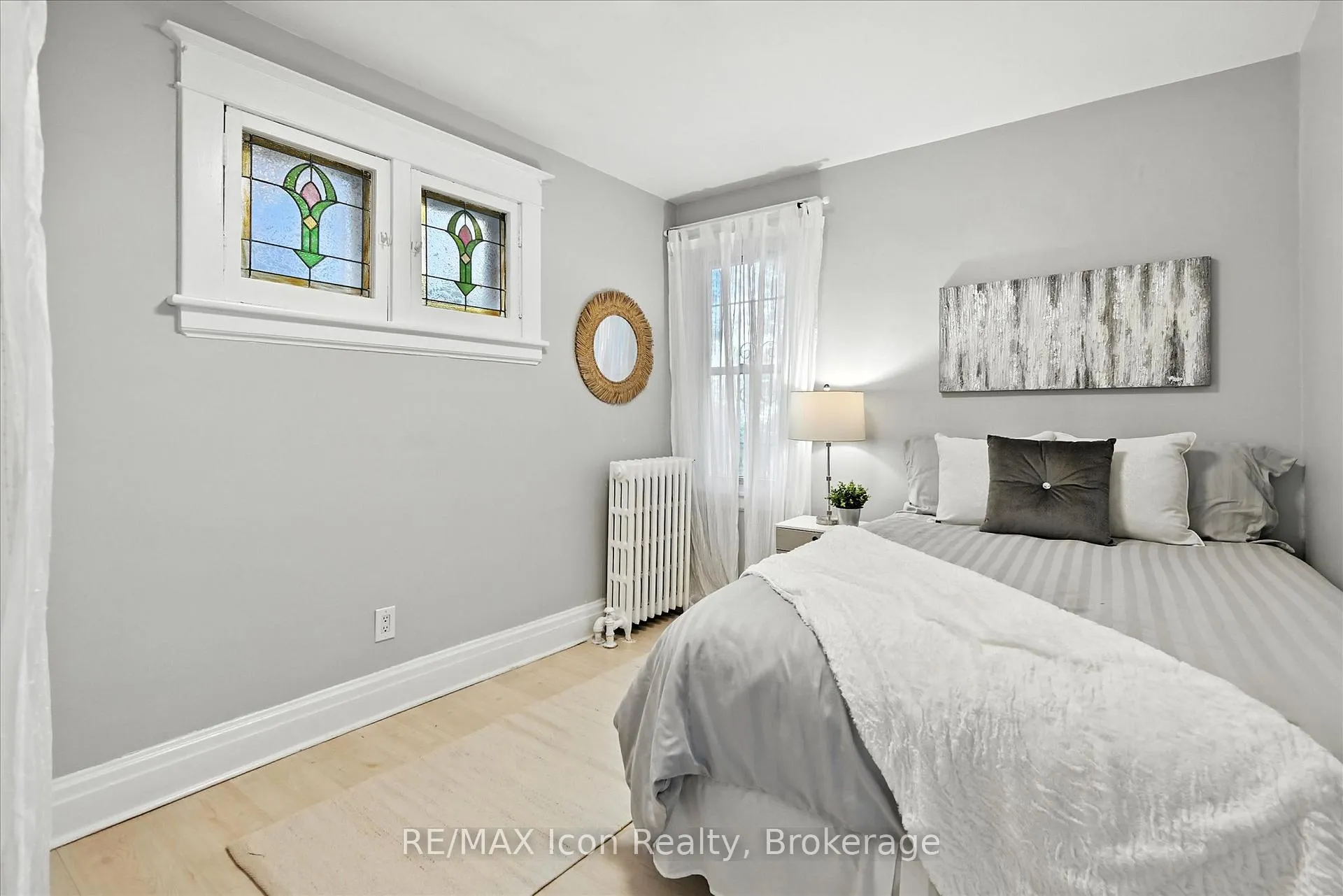 Photo 8 of 1047 Main Street E, Hamilton, Crown Point — HOMEH