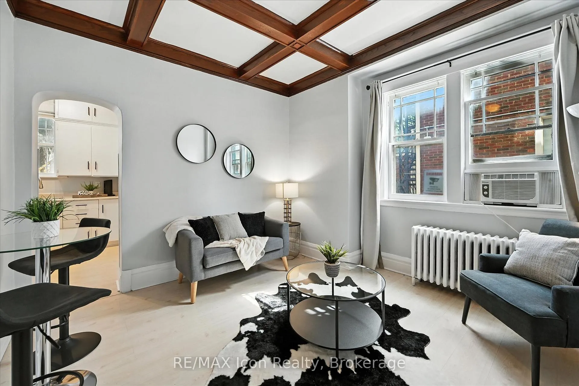 Photo 10 of 1047 Main Street E, Hamilton, Crown Point — HOMEH