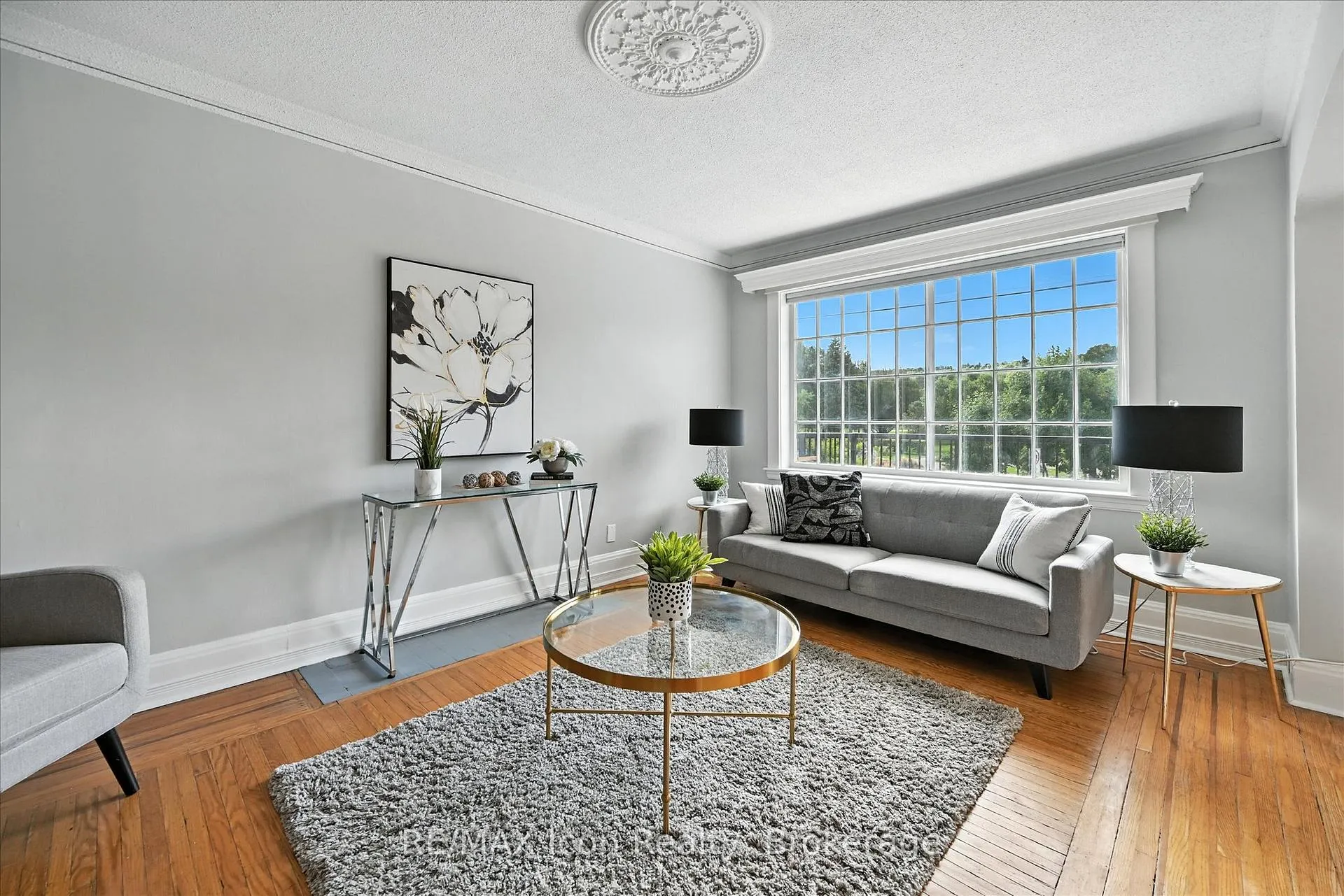 Photo 18 of 1047 Main Street E, Hamilton, Crown Point — HOMEH
