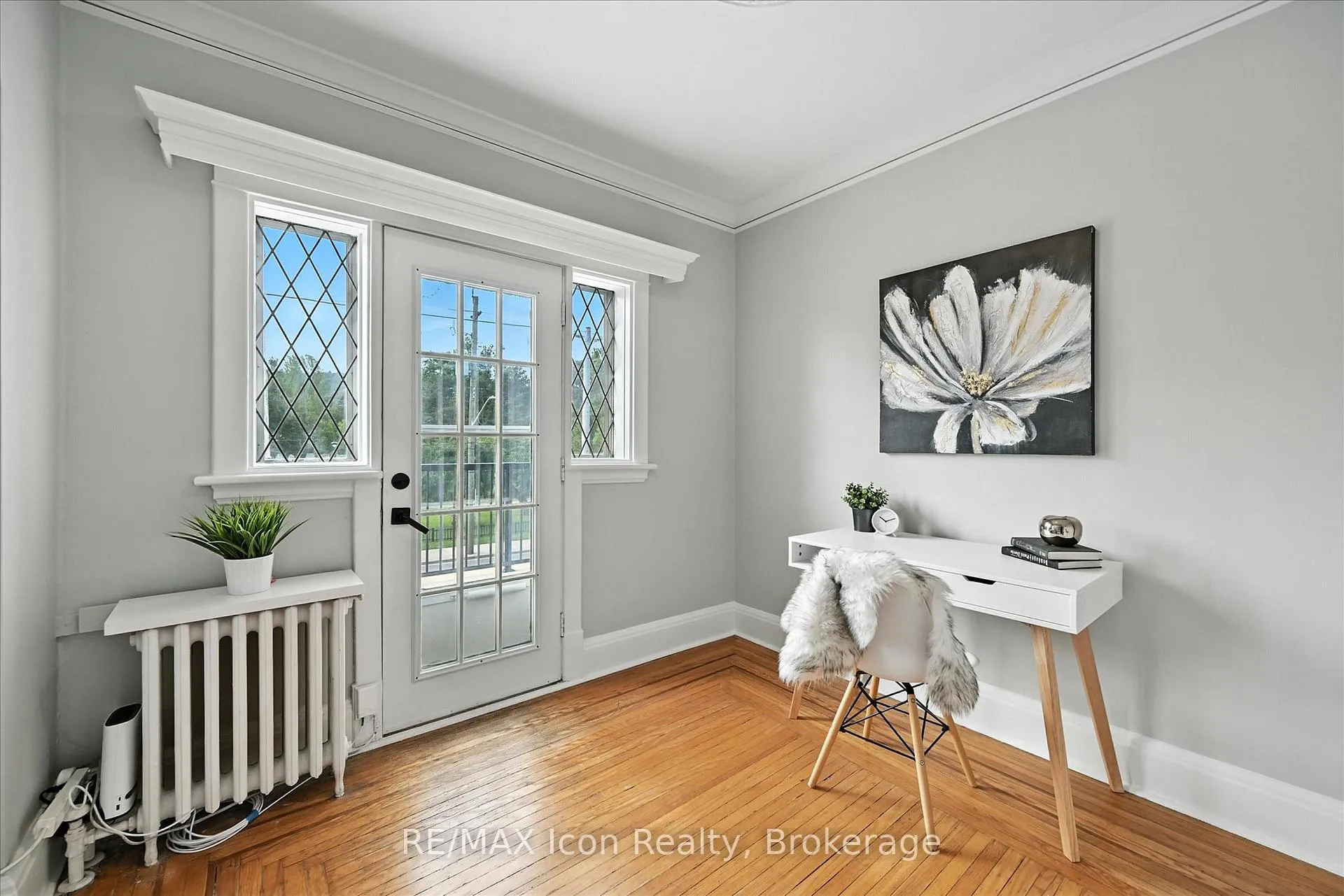 Photo 22 of 1047 Main Street E, Hamilton, Crown Point — HOMEH