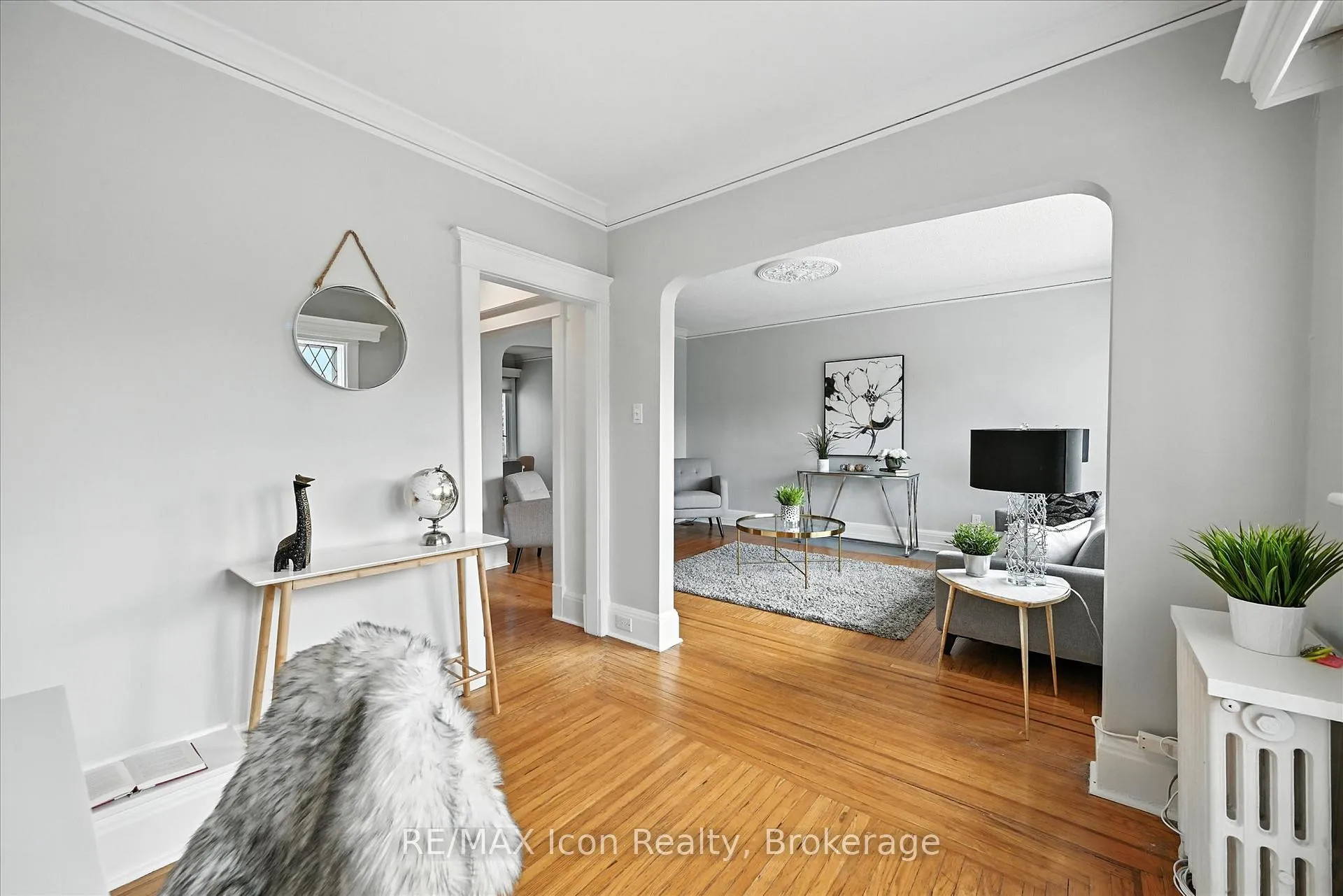 Photo 23 of 1047 Main Street E, Hamilton, Crown Point — HOMEH