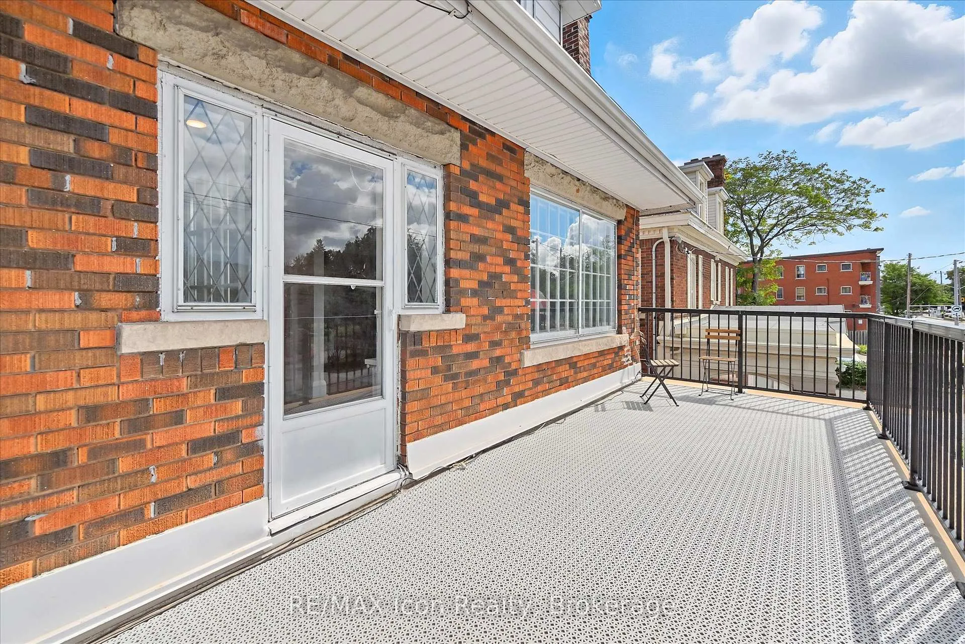 Photo 25 of 1047 Main Street E, Hamilton, Crown Point — HOMEH