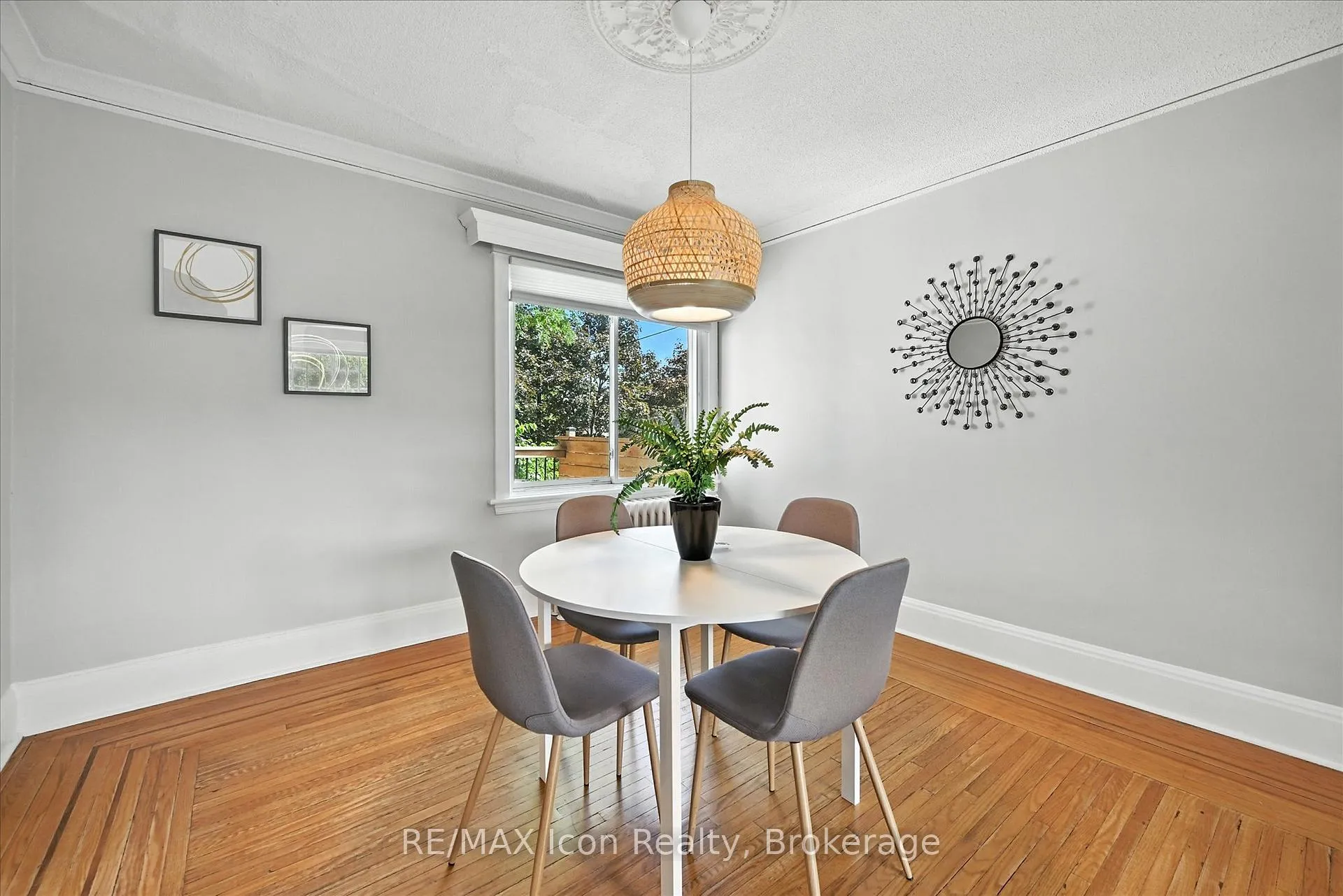 Photo 26 of 1047 Main Street E, Hamilton, Crown Point — HOMEH