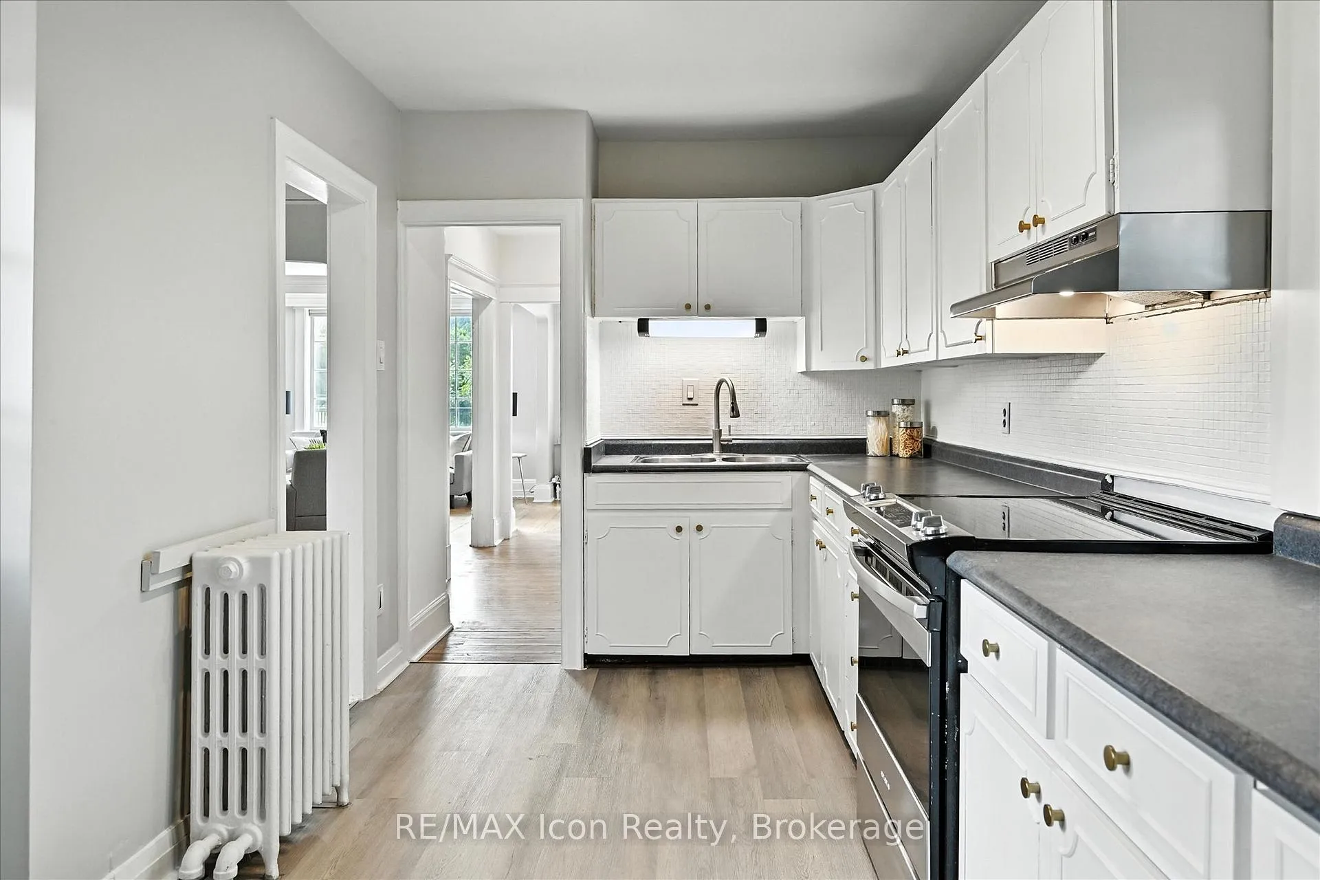 Photo 32 of 1047 Main Street E, Hamilton, Crown Point — HOMEH