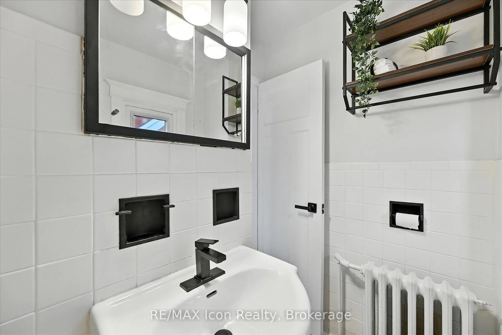 Photo 44 of 1047 Main Street E, Hamilton, Crown Point — HOMEH