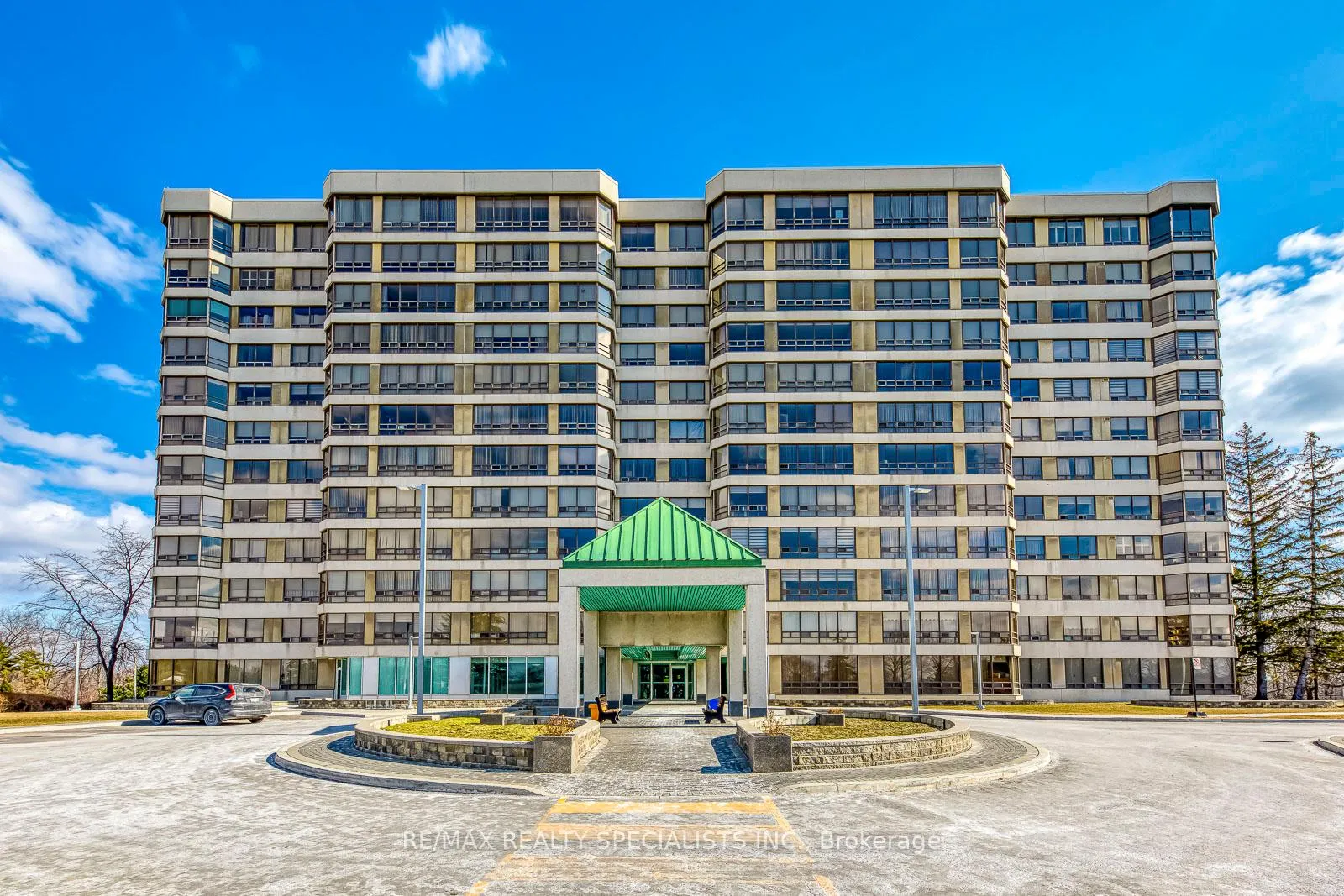 Front of Unit 1111, 320 Mill Street