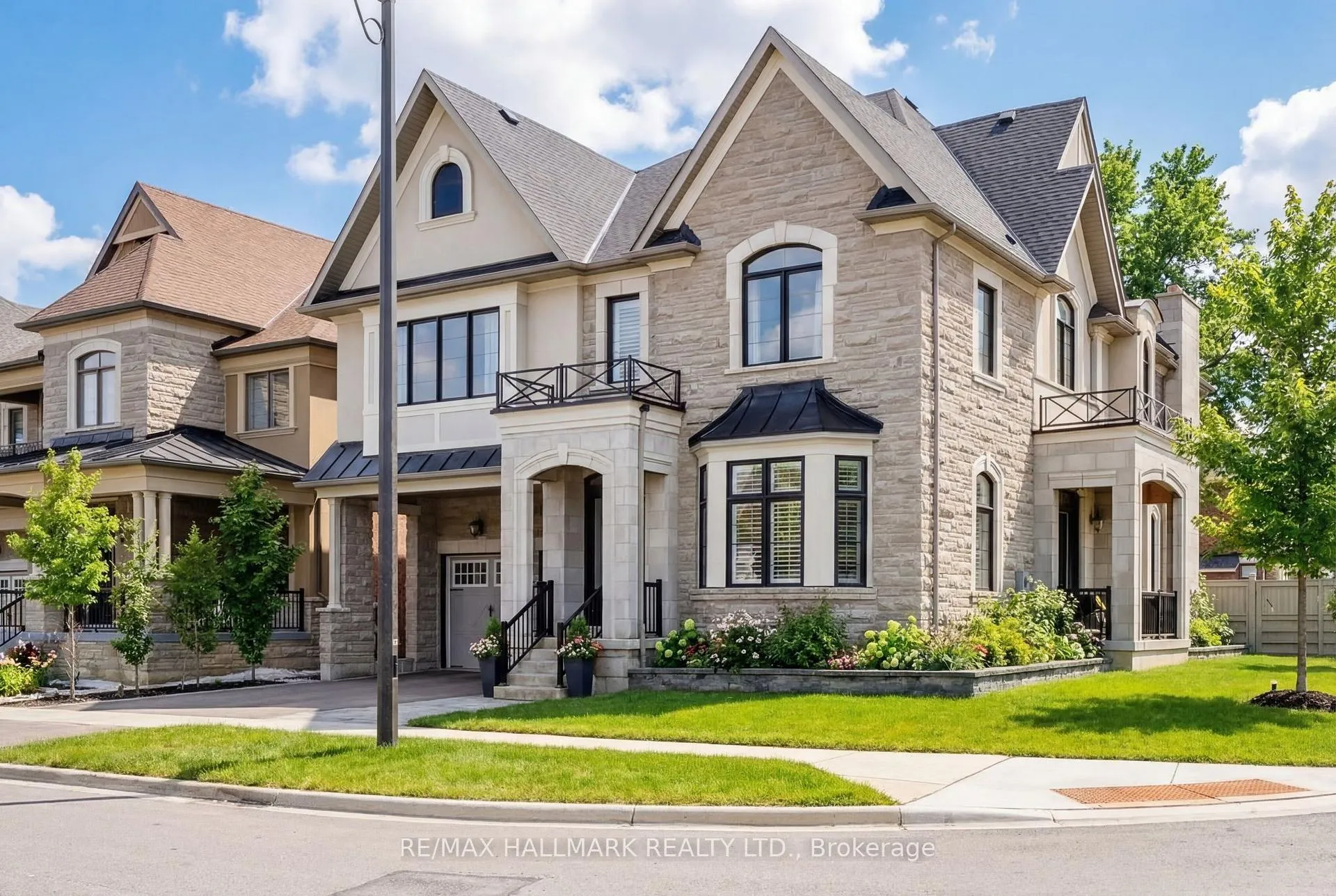 Photo 2 of 1 John Henry Street, Vaughan, Kleinburg — HOMEH
