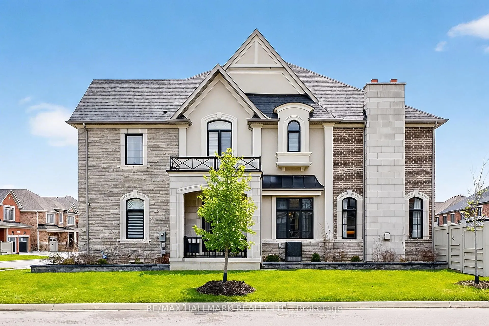 Photo 3 of 1 John Henry Street, Vaughan, Kleinburg — HOMEH