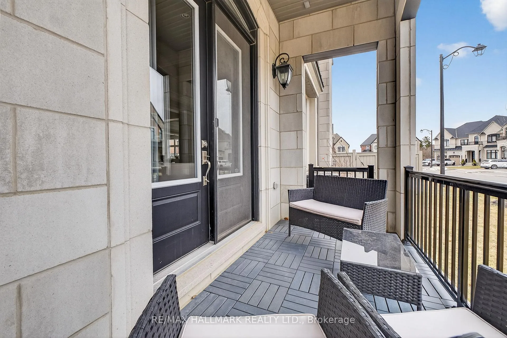 Photo 8 of 1 John Henry Street, Vaughan, Kleinburg — HOMEH