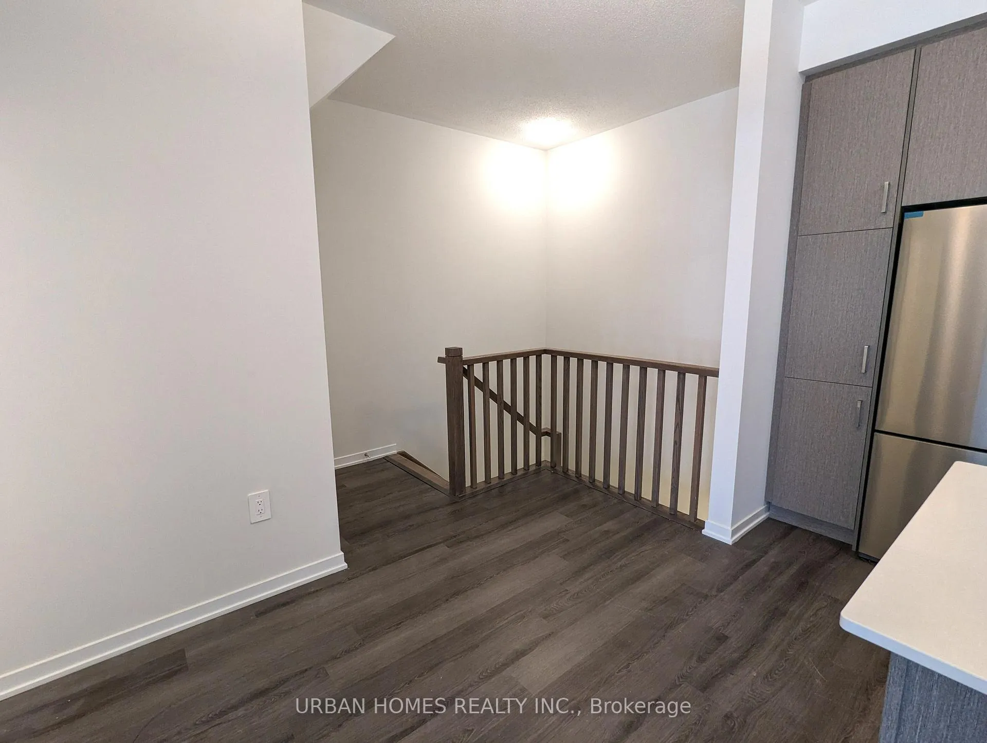 Photo 13 of Unit 28, 21 Honeycrisp Crescent, Vaughan, Vaughan Corporate Centre — HOMEH