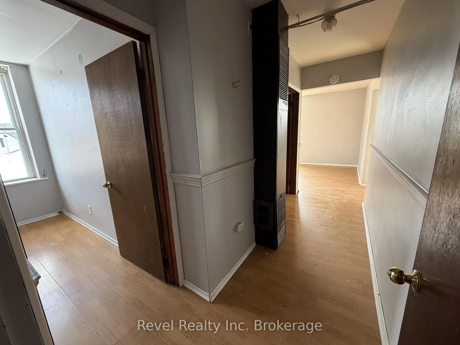 Photo 6 of Unit 2, 571 Ontario Street, Warwick, Watford — HOMEH