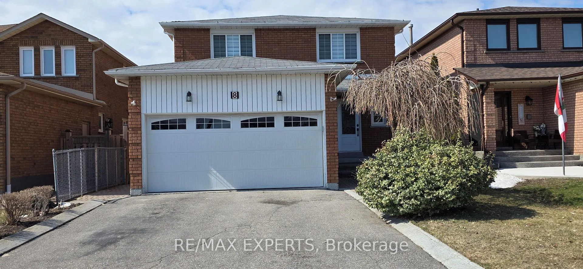 Photo 1 of 8 Waterfall Road, Vaughan, East Woodbridge — HOMEH