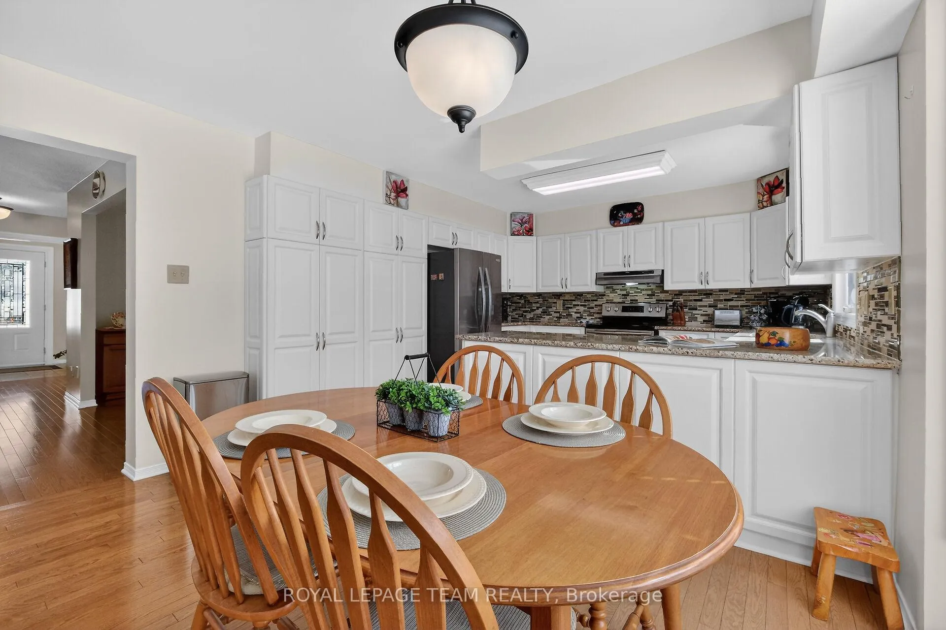 Photo 14 of 11 Speers Crescent, Ottawa, Kanata - Bridlewood — HOMEH
