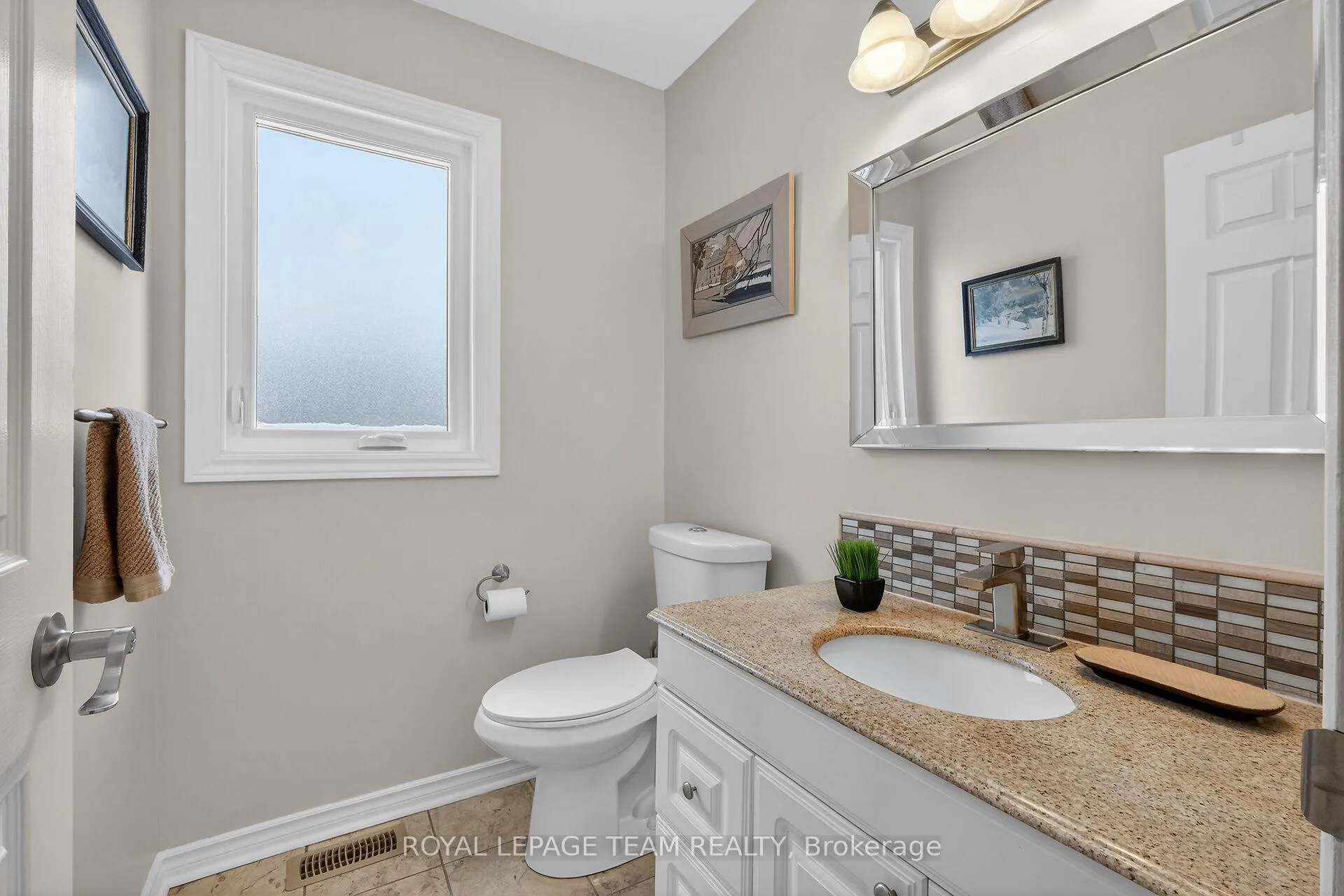Photo 19 of 11 Speers Crescent, Ottawa, Kanata - Bridlewood — HOMEH